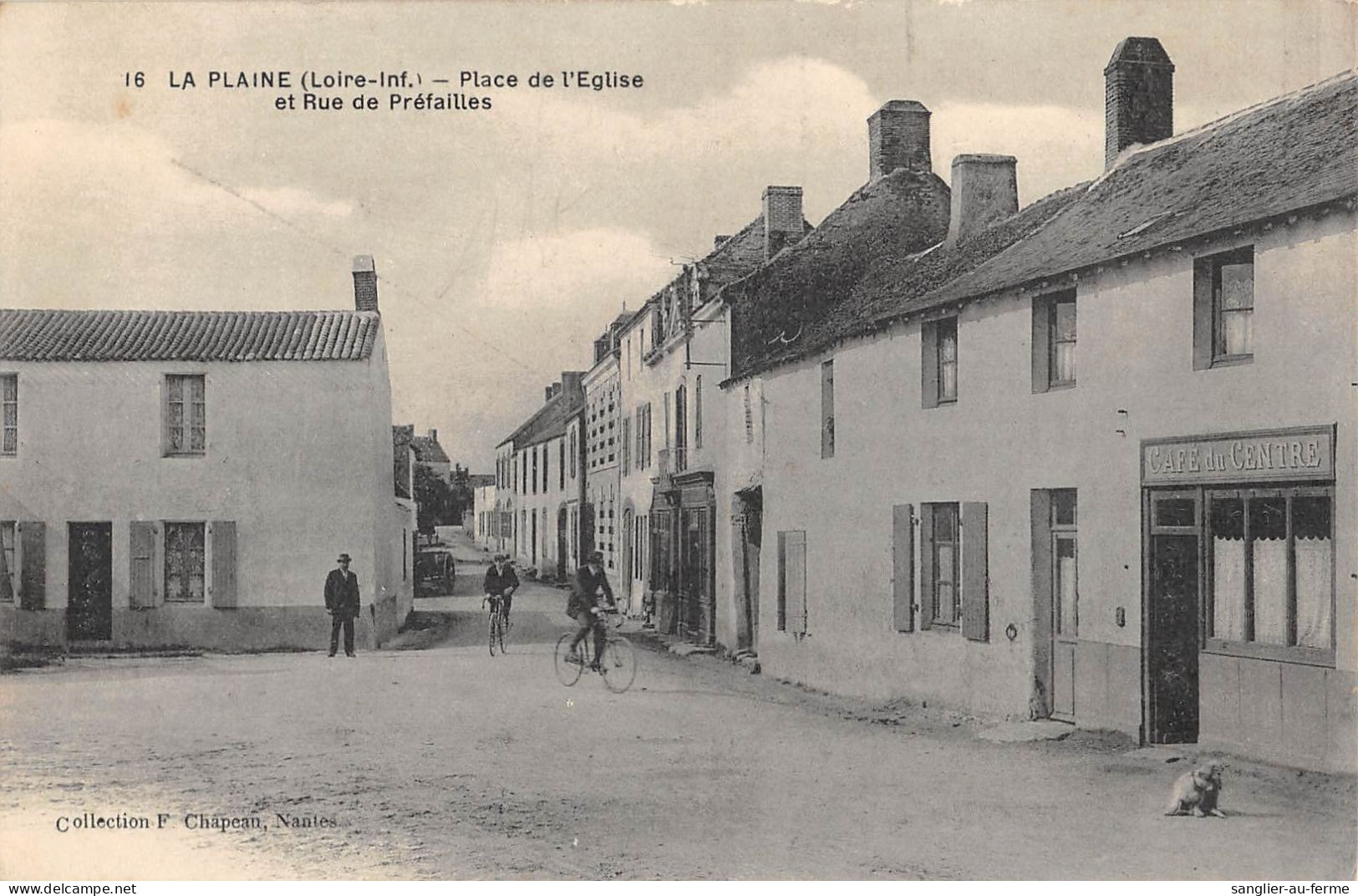 CPA 44 LA PLAINE / PLACE DE L'EGLISE ET RUE DE PREFAILLES / CAFE DU CENTRE - Altri & Non Classificati