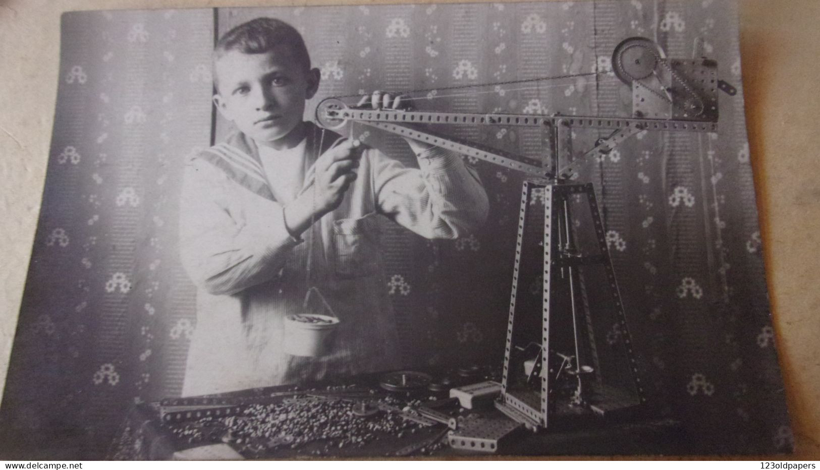 Carte Photo - Enfant Jouant Au Meccano GRUE 1922 - Unclassified