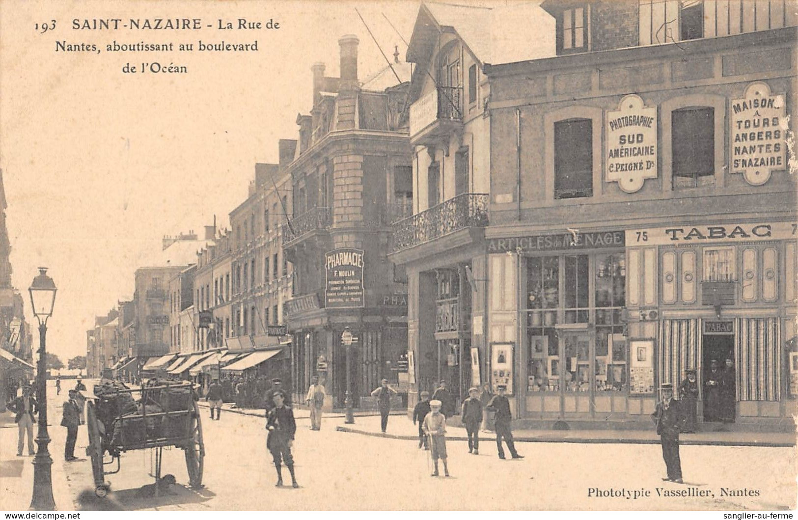 CPA 44 SAINT NAZAIRE / LA RUE DE NANTES ABOUTISSANT AU BOULEVARD DE L'OCEAN - Saint Nazaire