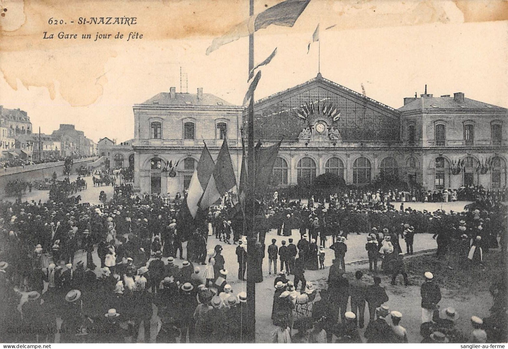 CPA 44 SAINT NAZAIRE / LA GARE UN JOUR DE FETE - Saint Nazaire