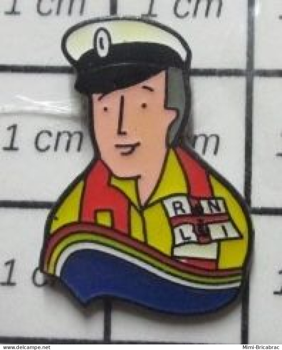 1616a  Pin's Pins / Beau Et Rare / BATEAUX / MARIN SAUVETEUR RNLI - Royal National Lifeboat Institution - Saving Lives A - Bateaux