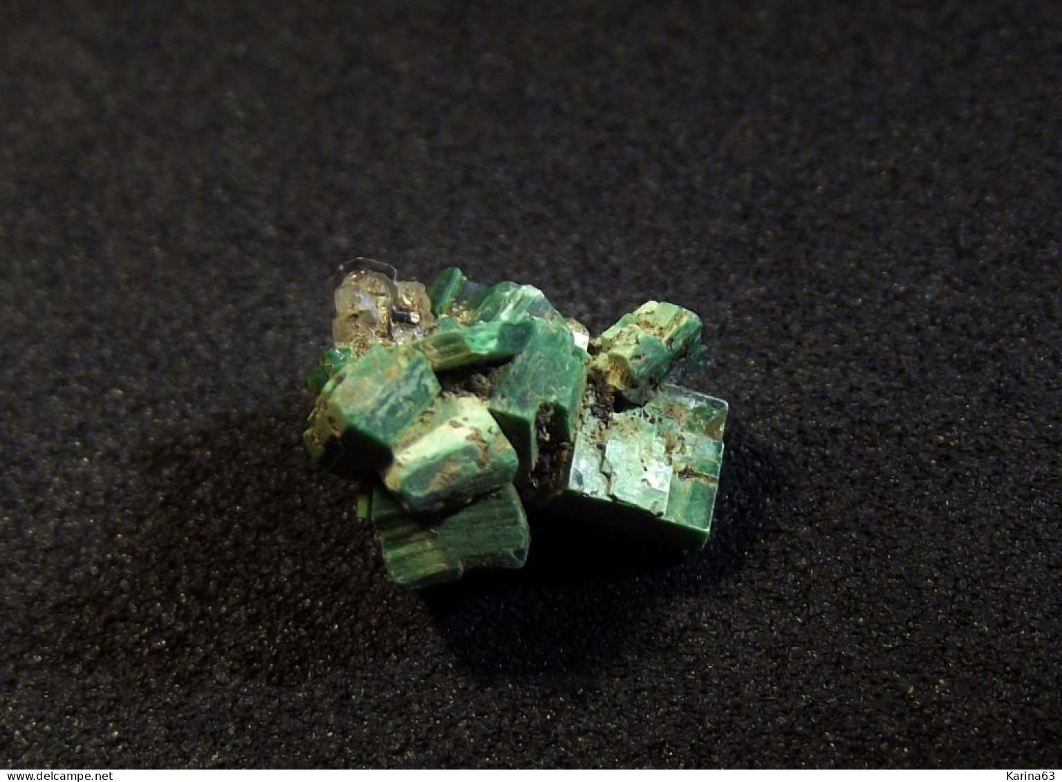 Torbernite Cluster  ( 1 X 0.5 X 1 Cm ) Margabal - Aveyron - France - Mineralien