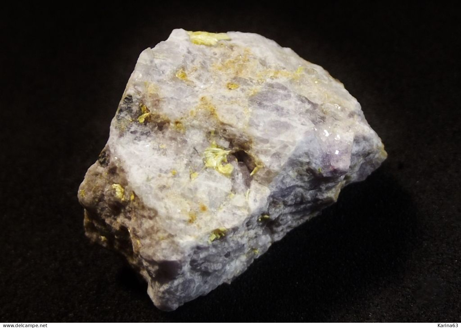 Prixite A Variety Of Mimetite  ( 3 X 2 X 1 Cm) Les Molérats Mine -  Saint-Prix -  Autun -  France - Mineralien