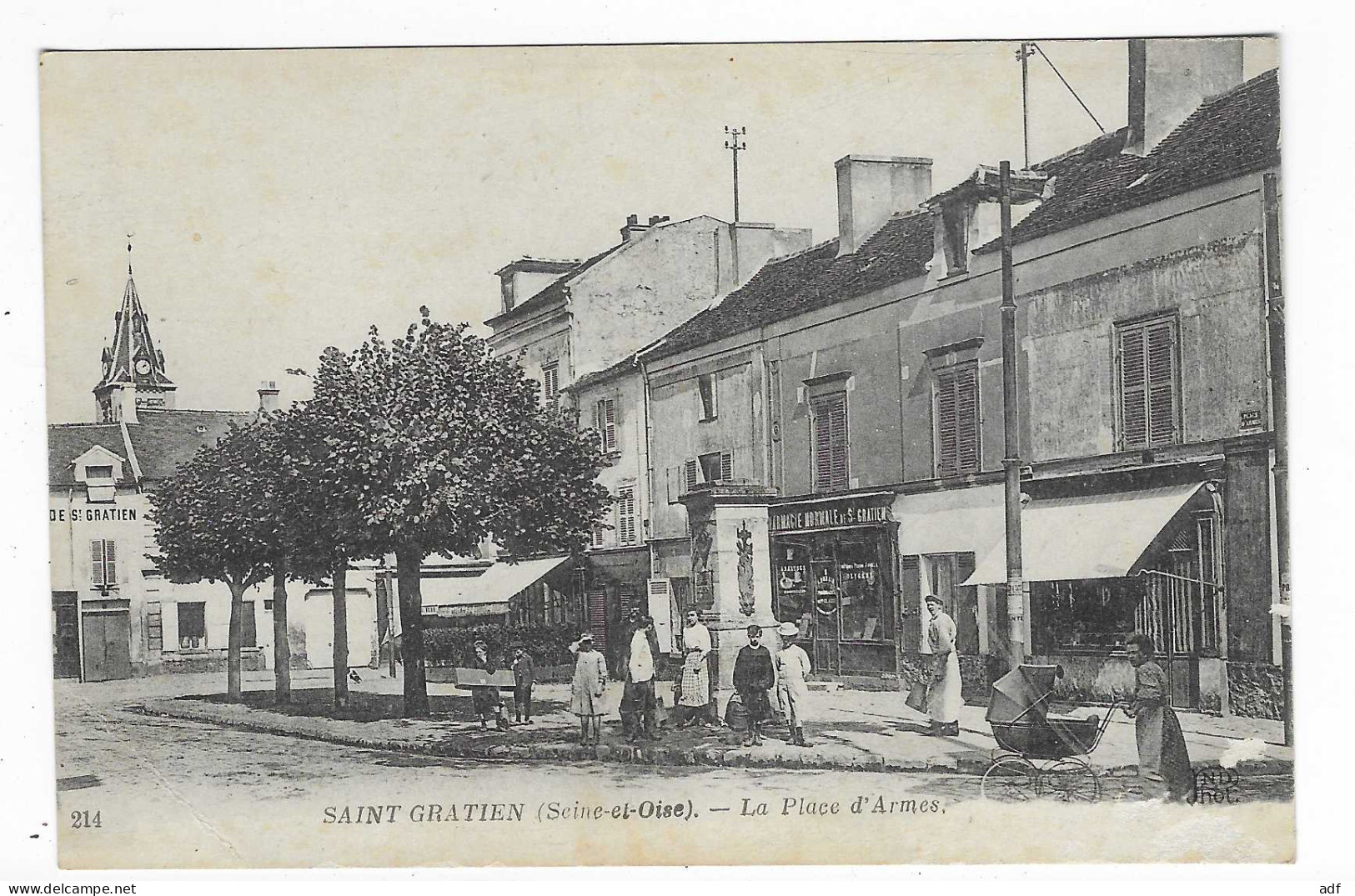 CPA ANIMEE ST SAINT GRATIEN, ANIMATION SUR LA PLACE D'ARMES, PHARMACIE, VAL D'OISE 95 - Saint Gratien