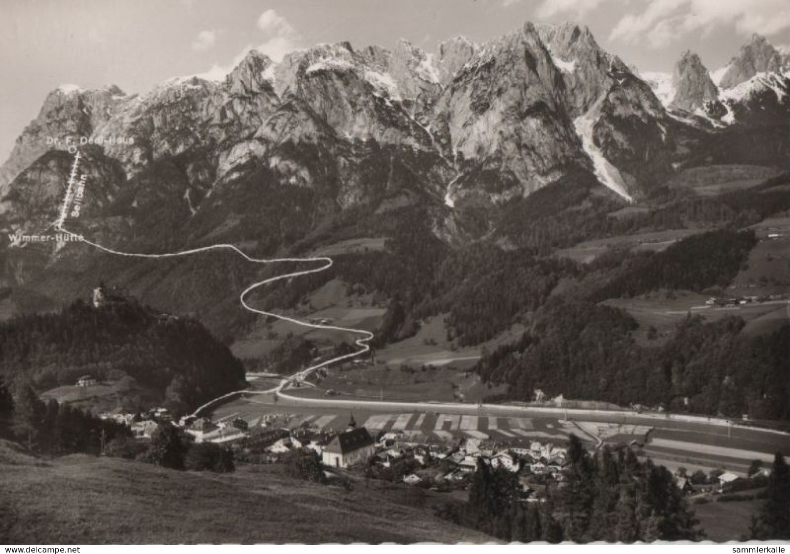 66841 - Österreich - Werfen - Und Burg Gegen Das Tannengebirge - Ca. 1965 - Werfen