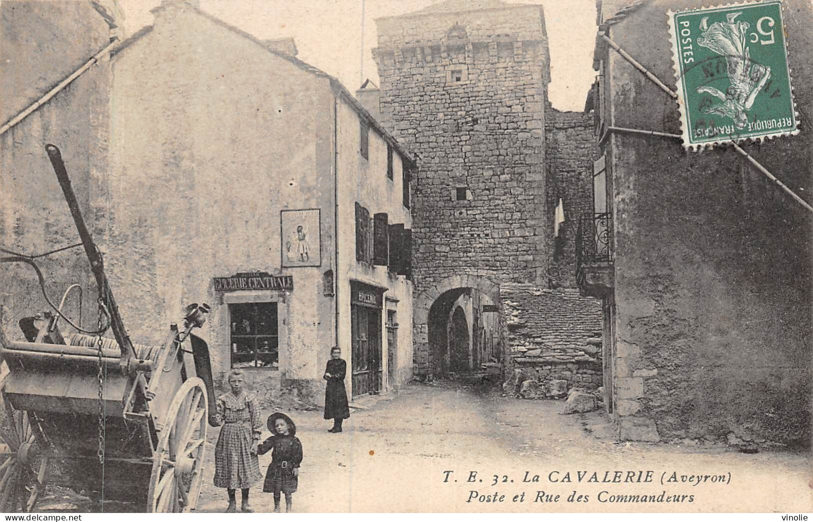 24-3394 : LA CAVALERIE POSTE ET RUE DES COMMANDEURS - La Cavalerie