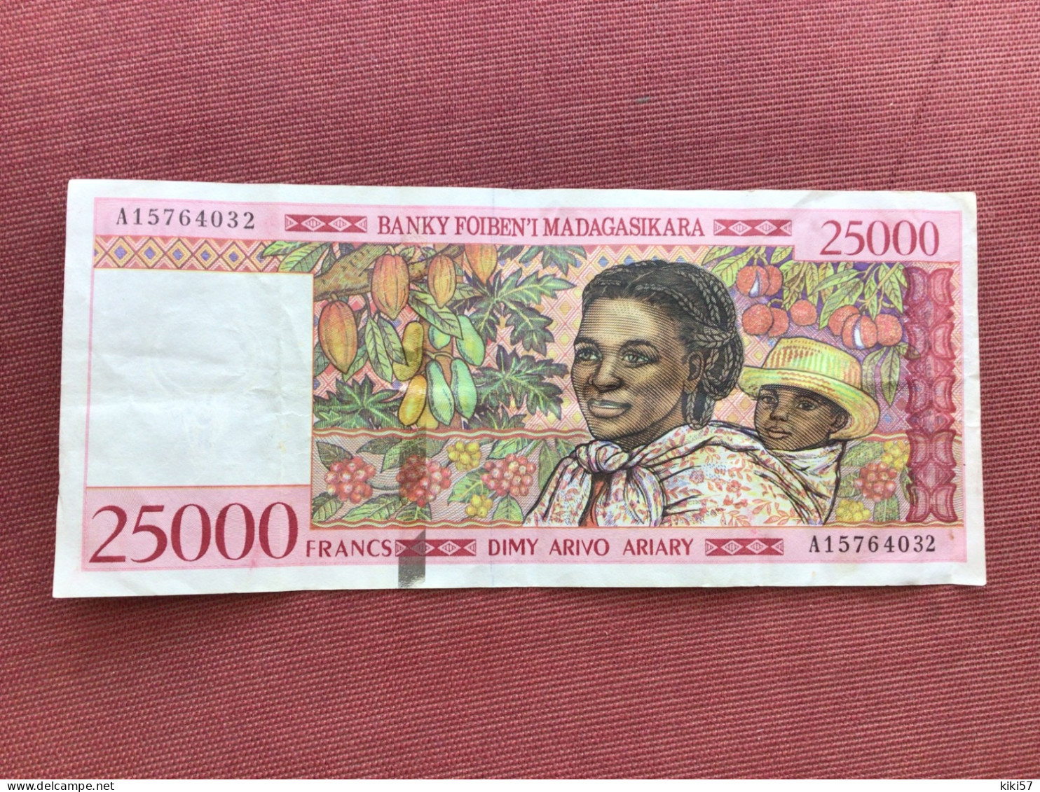 MADAGASCAR Billet De 25 000 Francs - Madagaskar