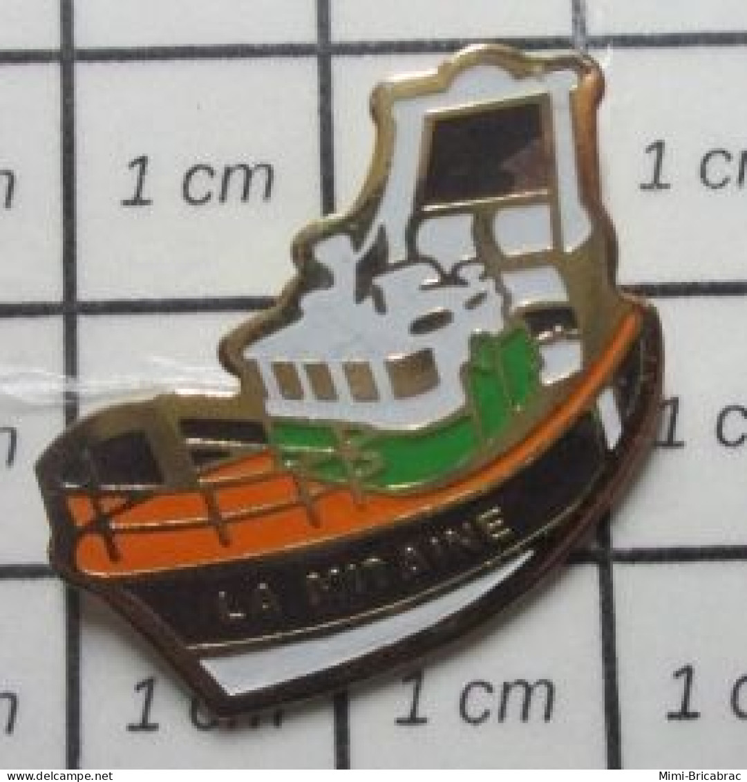 1616a  Pin's Pins / Beau Et Rare / BATeAUX / BATEAU DE PECHE CHALUTIER LA MISAINE - Bateaux