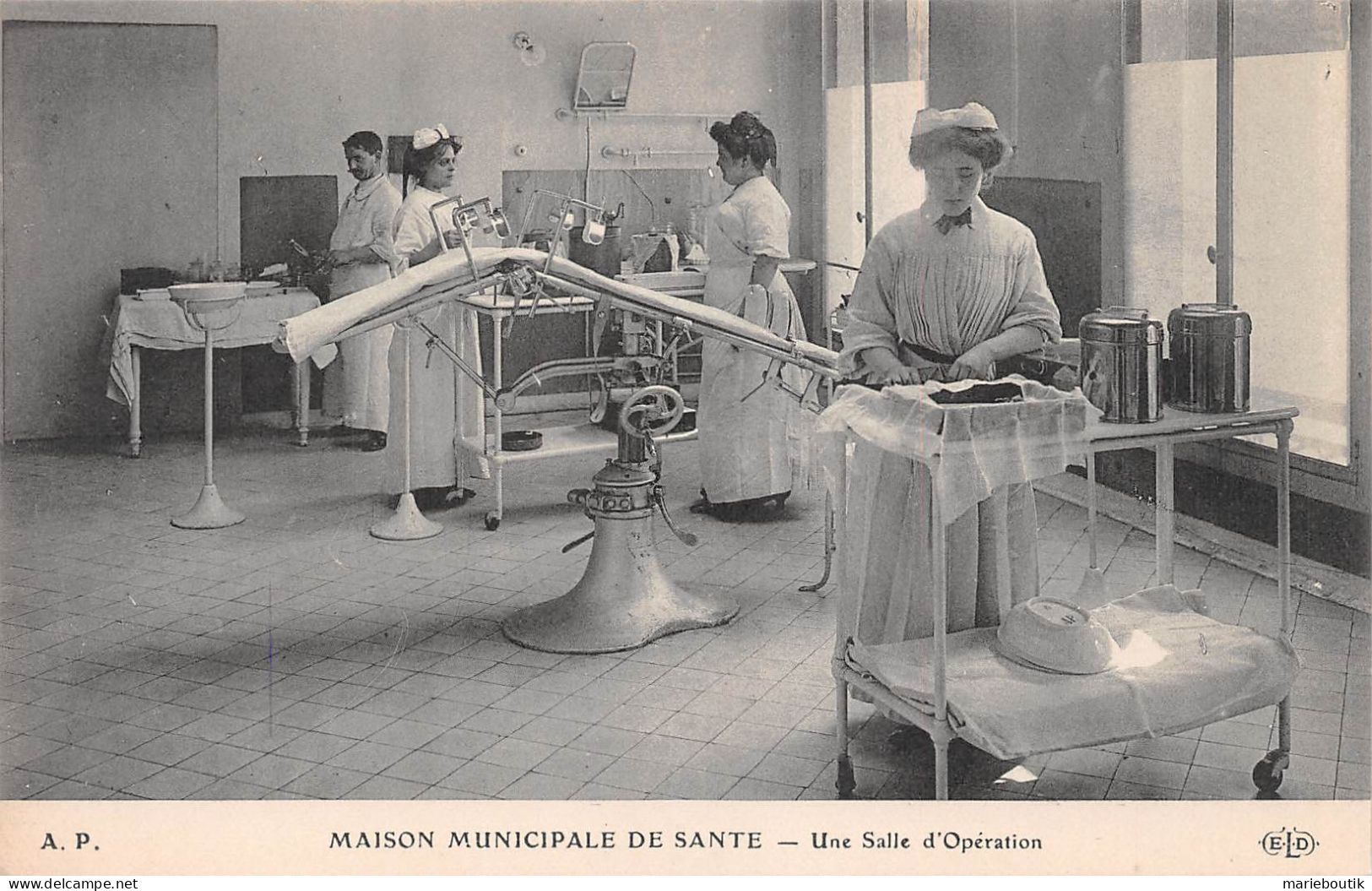 Paris – Maison Municipale De Santé – Une Salle D'opérations  - Salud, Hospitales