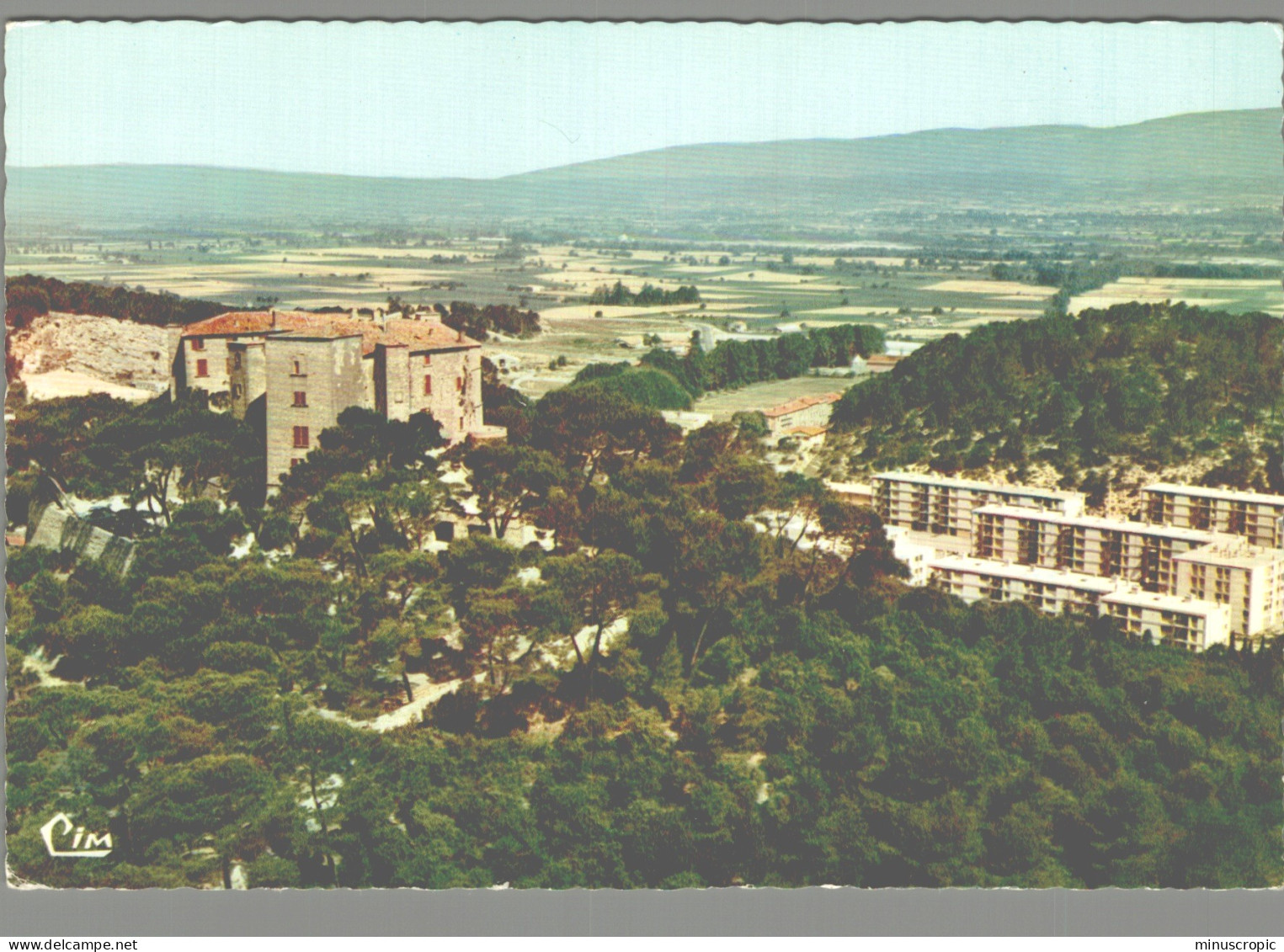 CPM 13 - Meyrargues - Vue Aérienne - Le Chateau - Meyrargues