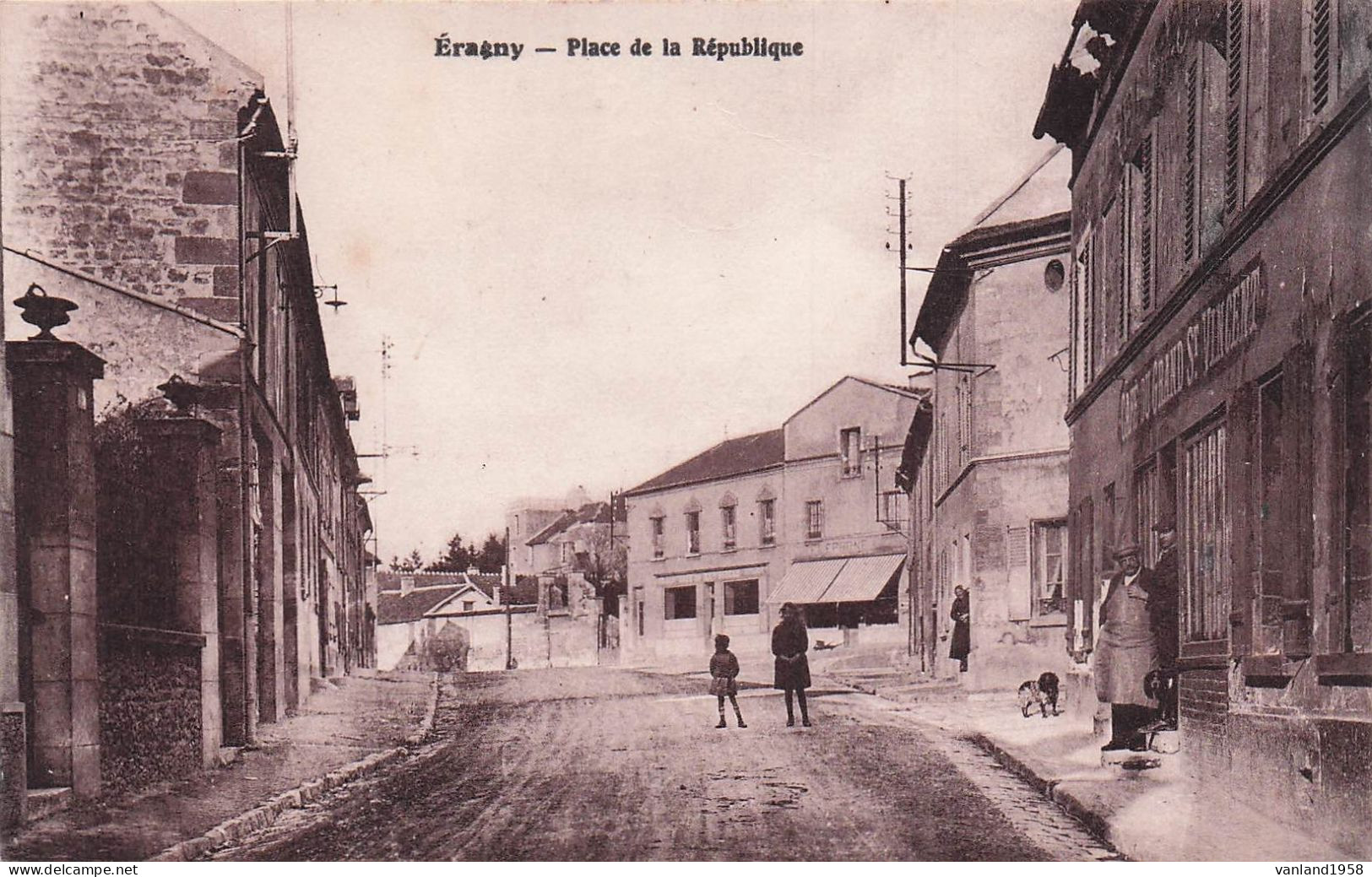 ERAGNY-place De La République - Eragny