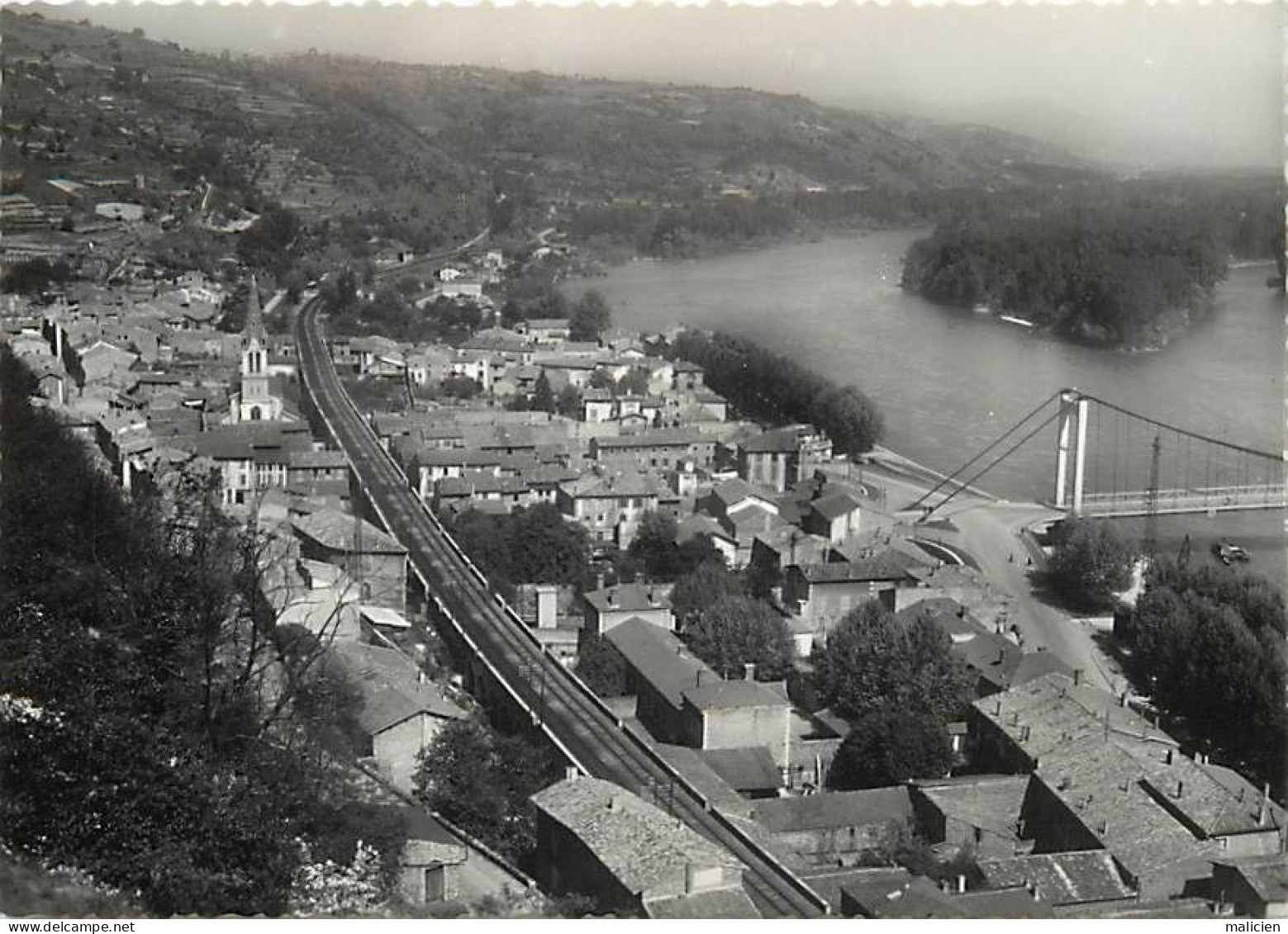 Gd Format -ref-AD-582- Ardèche - Serrières - Vue D Ensemble De La Ville Et Du Rhône - Ligne De Chemin De Fer - - Serrières