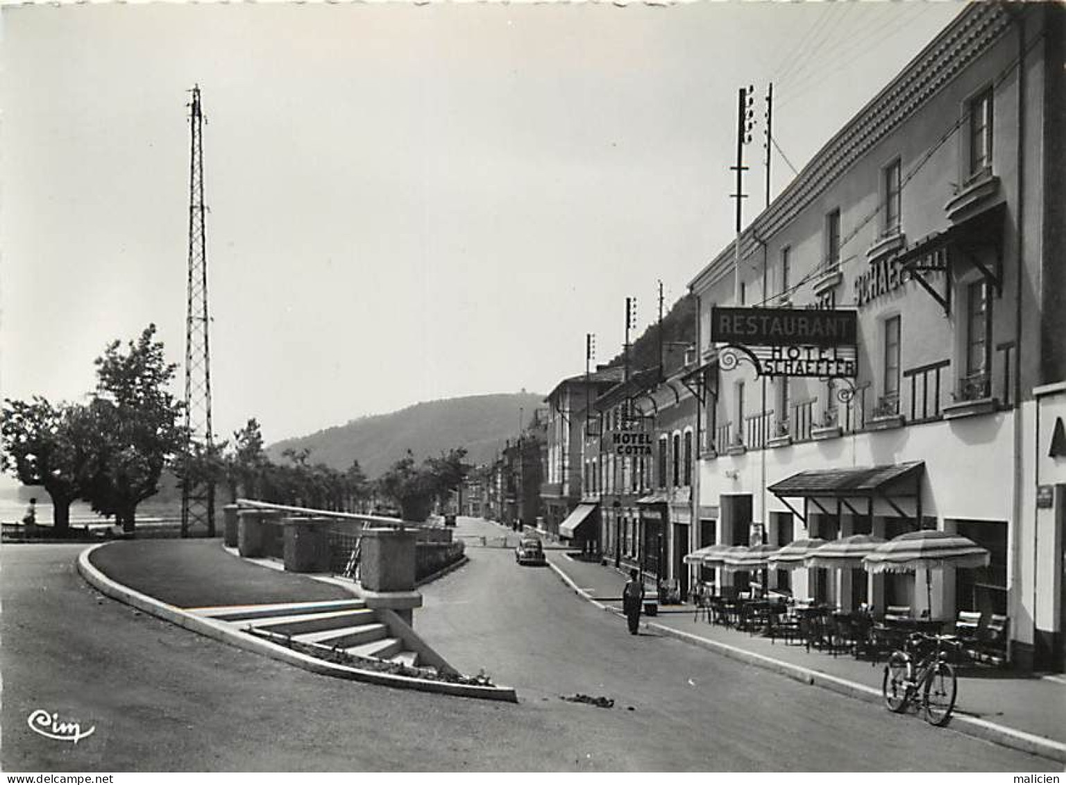 Gd Format -ref-AD-581- Ardèche - Serrières - Vue Du Quai Sud Ouest - Hôtel Shaeffer - Hôtels - - Serrières