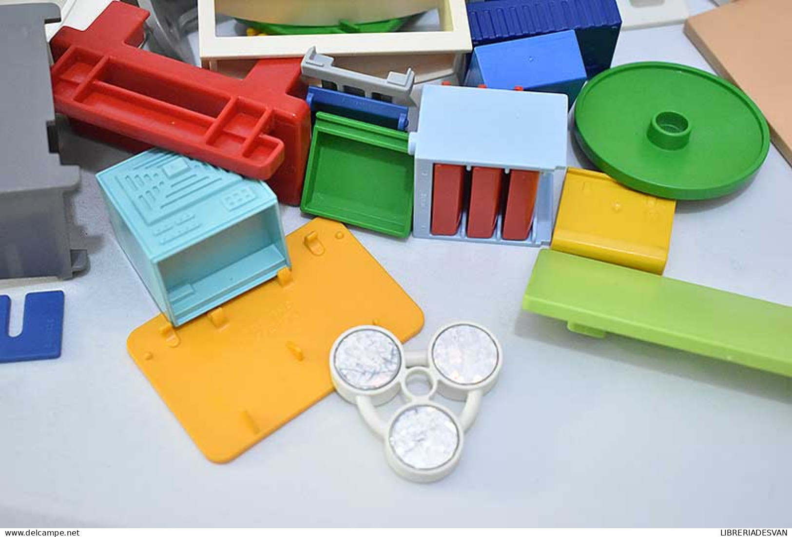 Playmobil. Lote de 64 piezas surtidas mobiliario