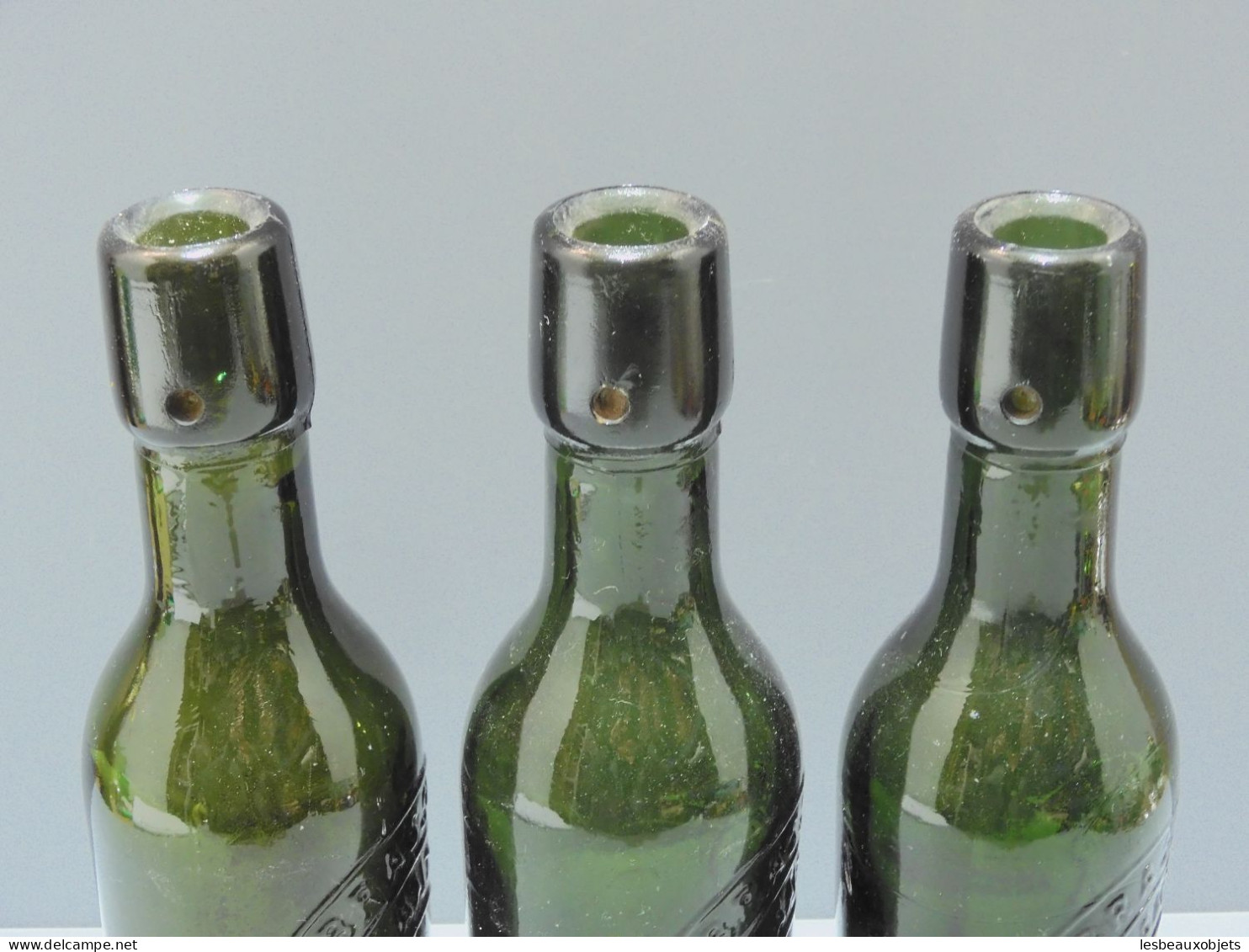 - 3 BOUTEILLES ANCIENNES VERRE VERT BRASSERIE ATLANTIQUE BORDEAUX COLLECTION   E