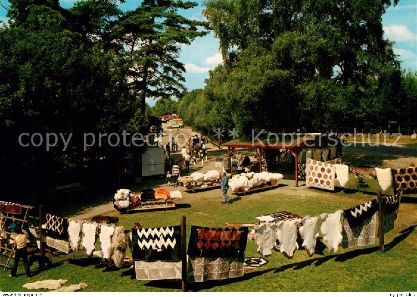 73227043 Lueneburger Heide Fellmarkt Lueneburger Heide - Walsrode