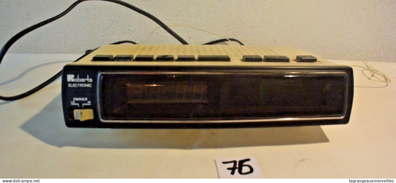 C76 Ancien Appareil Radio Réveil Roberts Electronic - Apparecchi