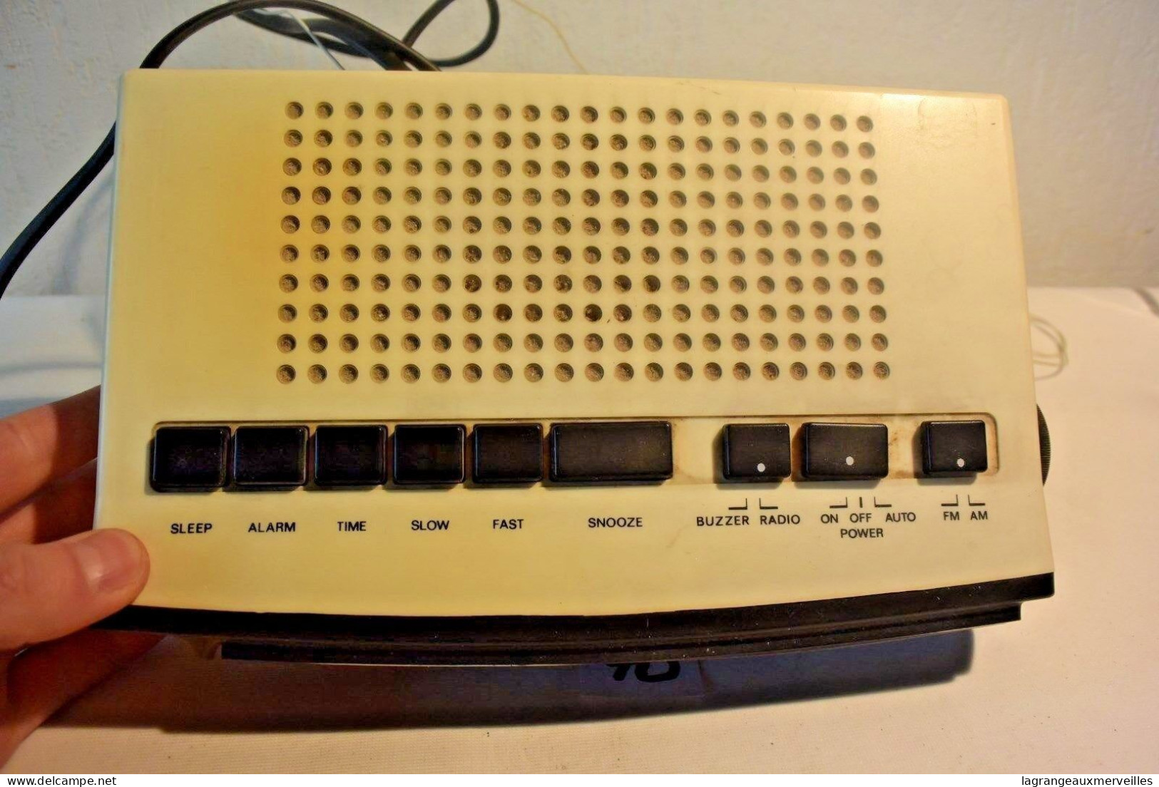 C76 Ancien Appareil Radio Réveil Roberts Electronic - Empfänger