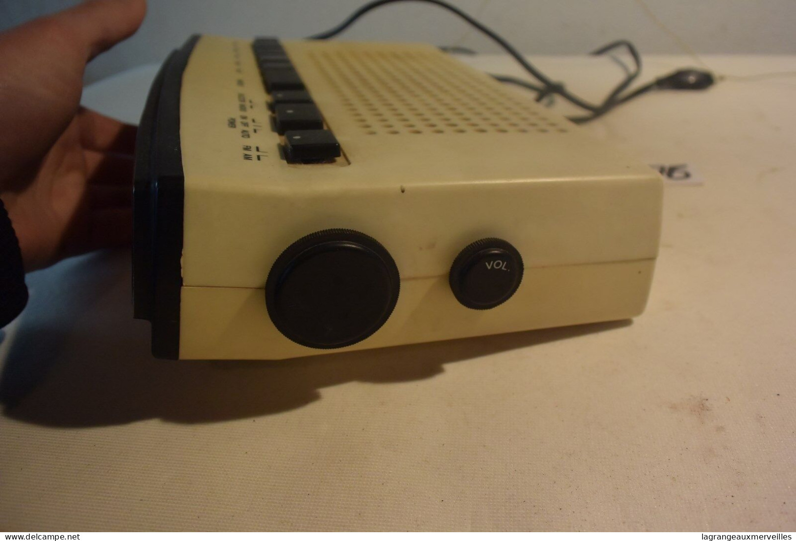 C76 Ancien Appareil Radio Réveil Roberts Electronic - Appareils