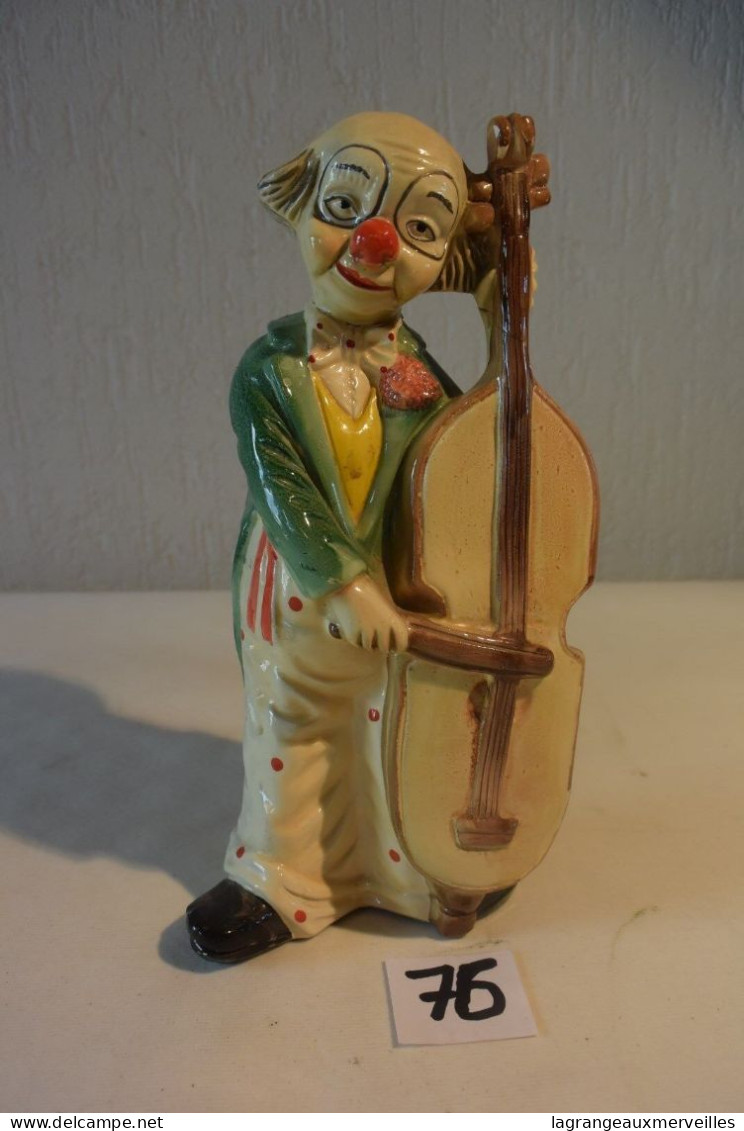 C76 Posture De Clown Magicien - Personnages