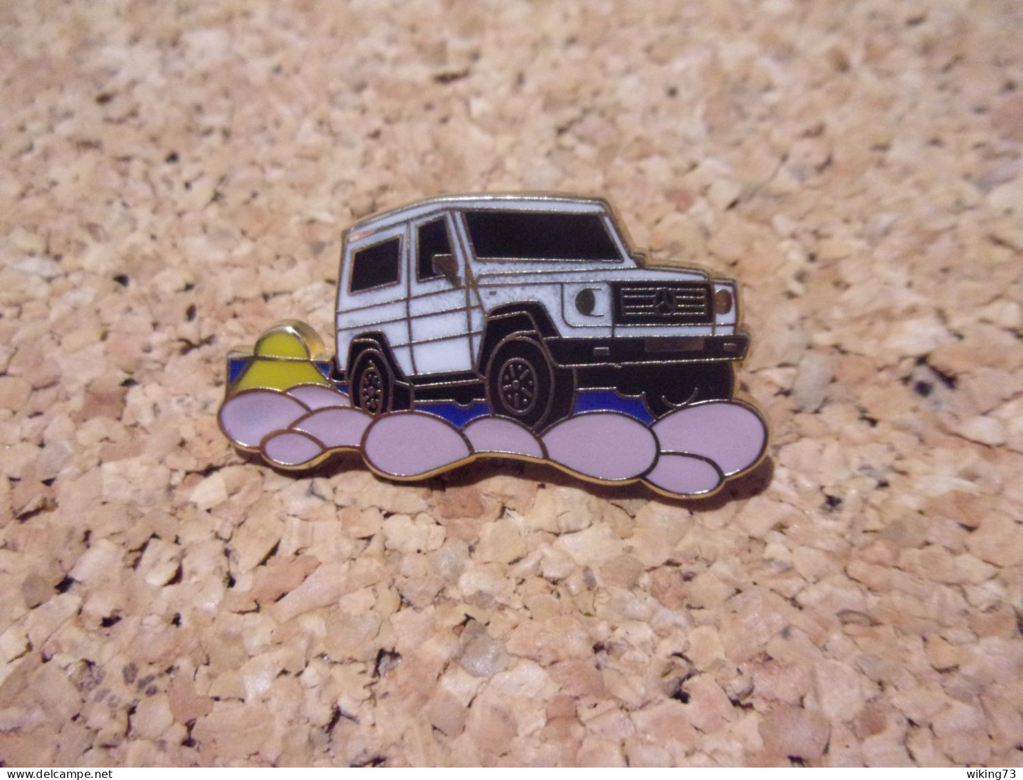 Pin's Mercedes-Benz Classe G - Voiture - 4x4 - Tout Terrain - Luxe - Allemagne - Mercedes