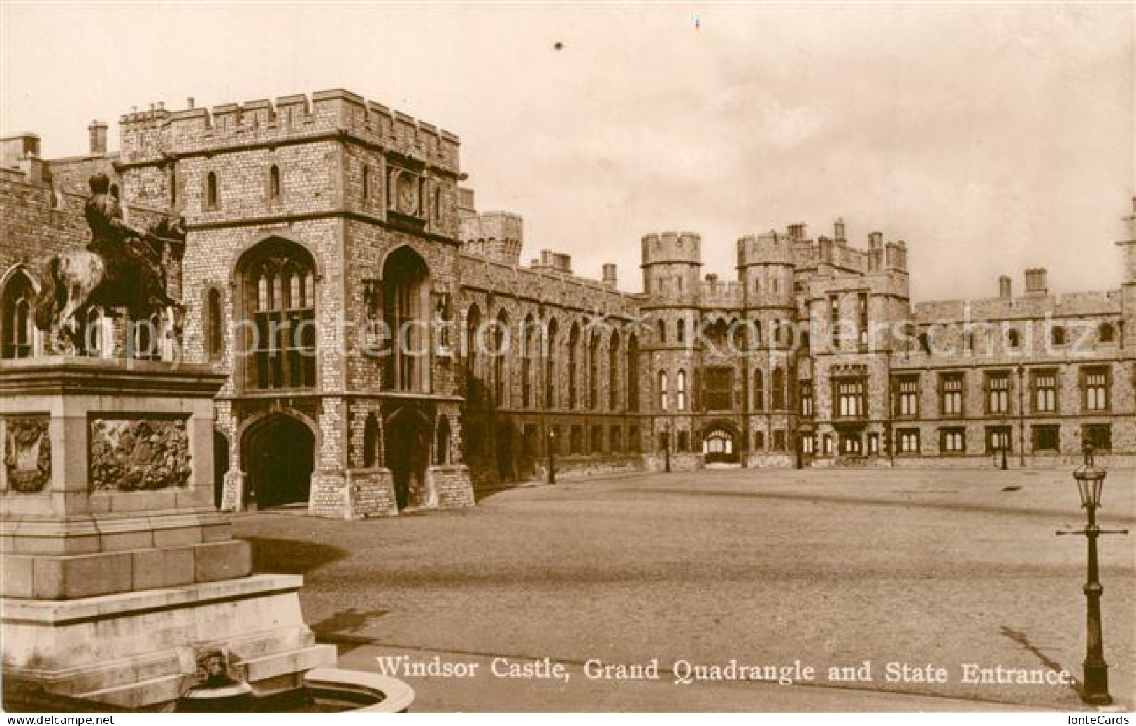 43353454 Windsor Berkshire Castle Quadrangle State Entrance  - Altri & Non Classificati