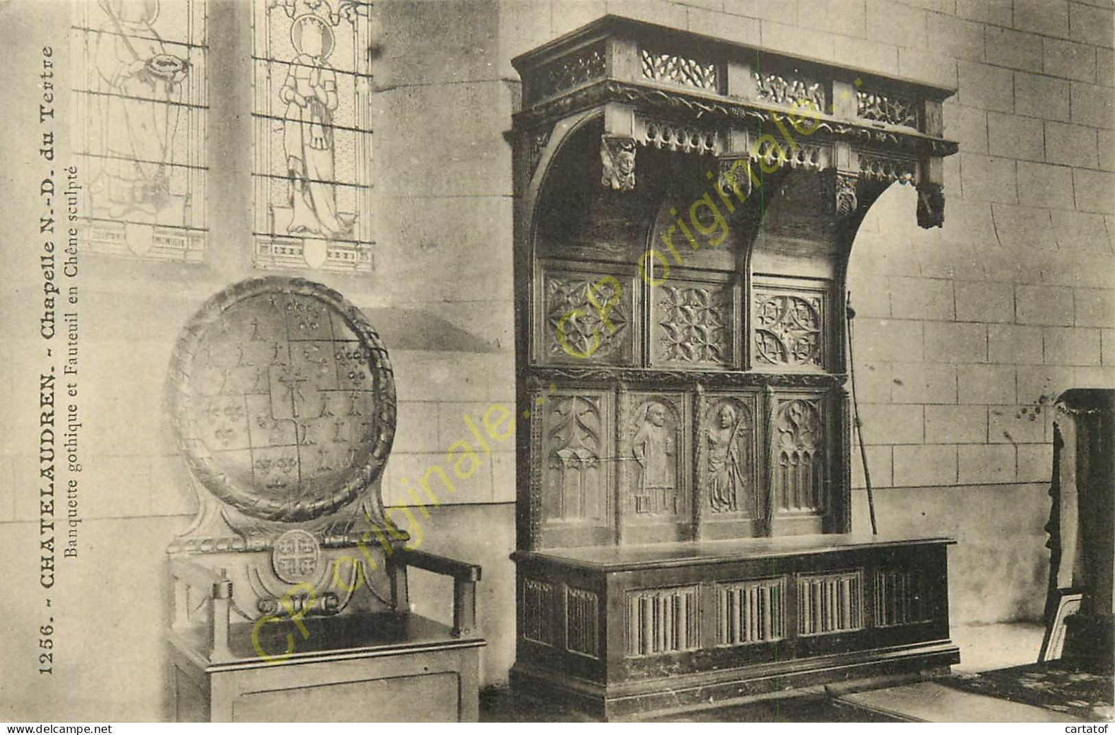 22.  CHATELAUDREN . Chapelle ND Du Tertre . Banquette Gothique Et Fauteuil En Chêne Sculpté . - Châtelaudren