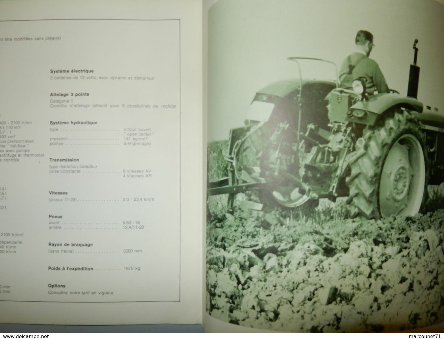 DÉPLIANT COMMERCIAL TRACTEUR JOHN DEERE 820 PROSPECTUS - Tractors