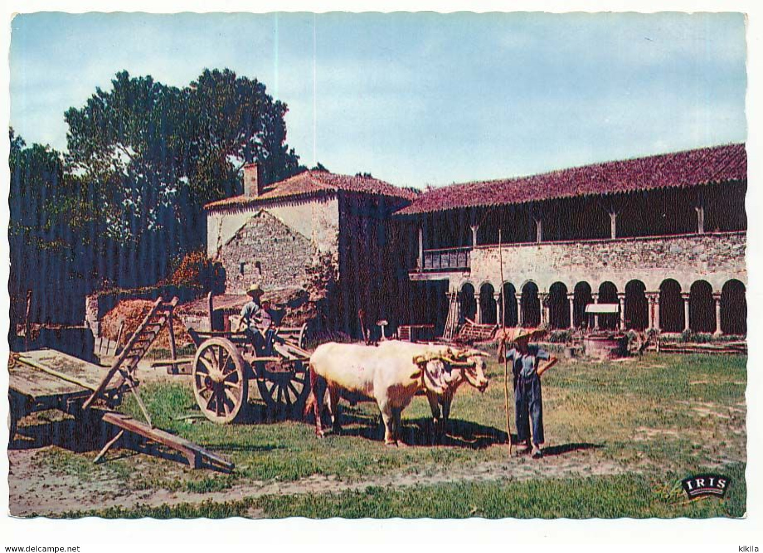 CPSM Dentelée 10.5 X 15 Vendée LES HERBIERS Abbaye Bénédictine De La Grenetière Le Cloître Et Le Puits  Boeufs - Les Herbiers