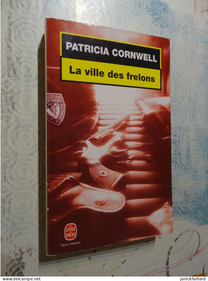 Roman - La Ville Des Frelons - Patricia Cornwell - Fantásticos