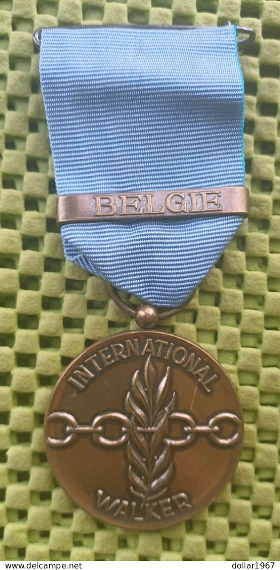 Medaille - Nijmegen IML : International Marching League 1967 ( België ) .-  Original Foto  !!  Medallion  Dutch - Autres & Non Classés