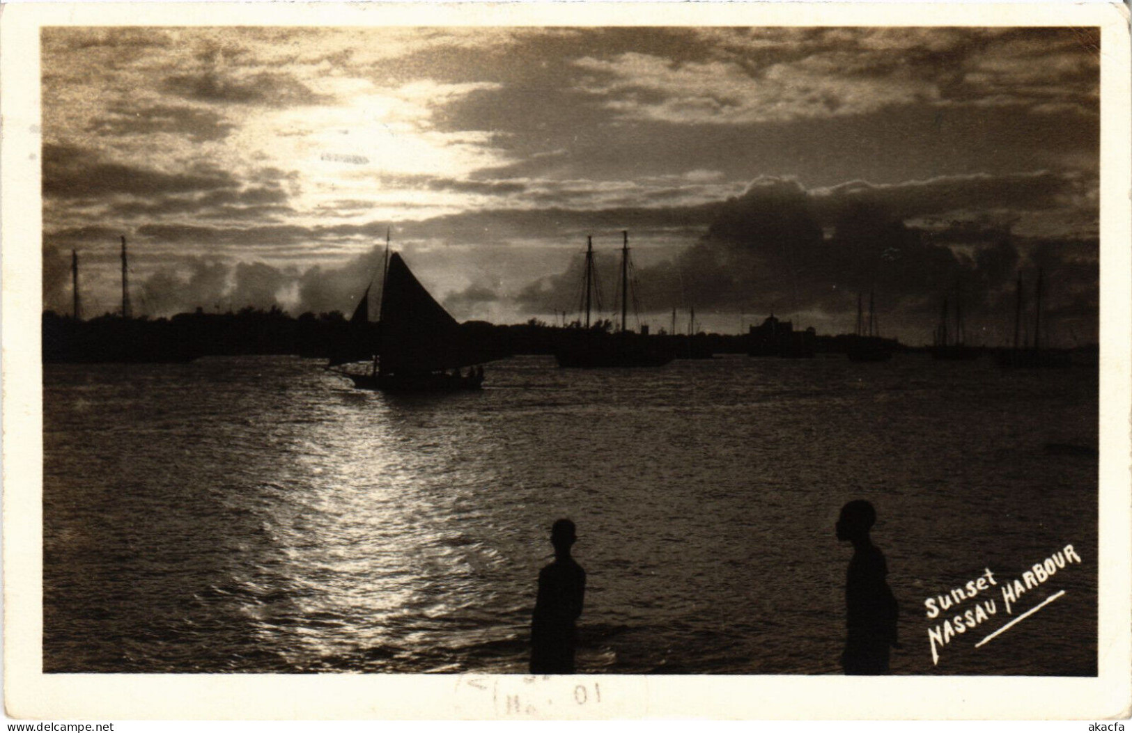 PC BAHAMAS CARIBBEAN NASSAU HARBOUR SUNSET Vintage Postcard (b52212) - Bahamas