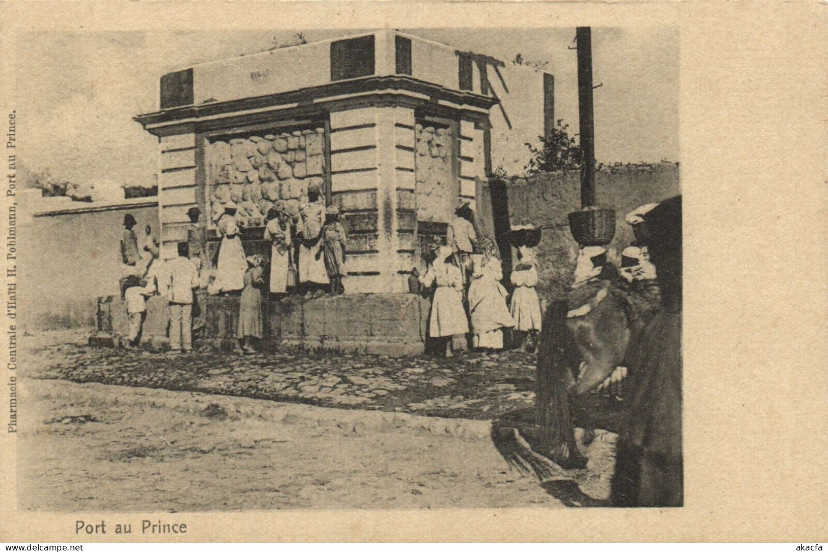 PC HAITI CARIBBEAN PORT-au-PRINCE SCENE WITH PEOPLE Vintage Postcard (b52108) - Haiti