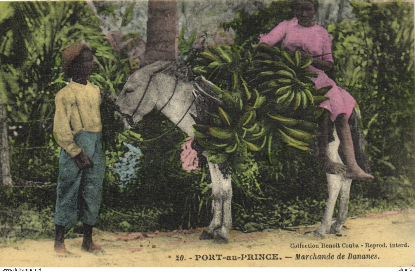 PC HAITI CARIBBEAN PORT-au-PRINCE MARCHANDE De BANANES Vintage Postcard (b52102) - Haiti