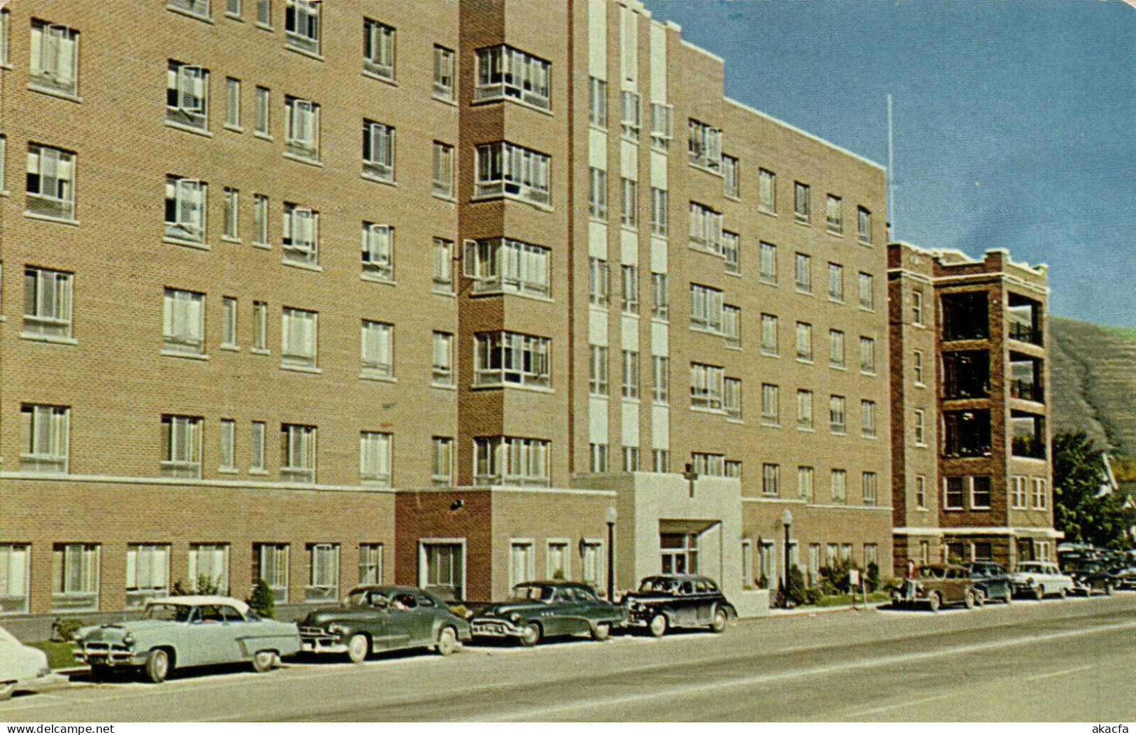 PC US, ST. PATRICK'S HOSPITAL, MISSOULA, MONTANA, MODERN Postcard (b52358) - Missoula