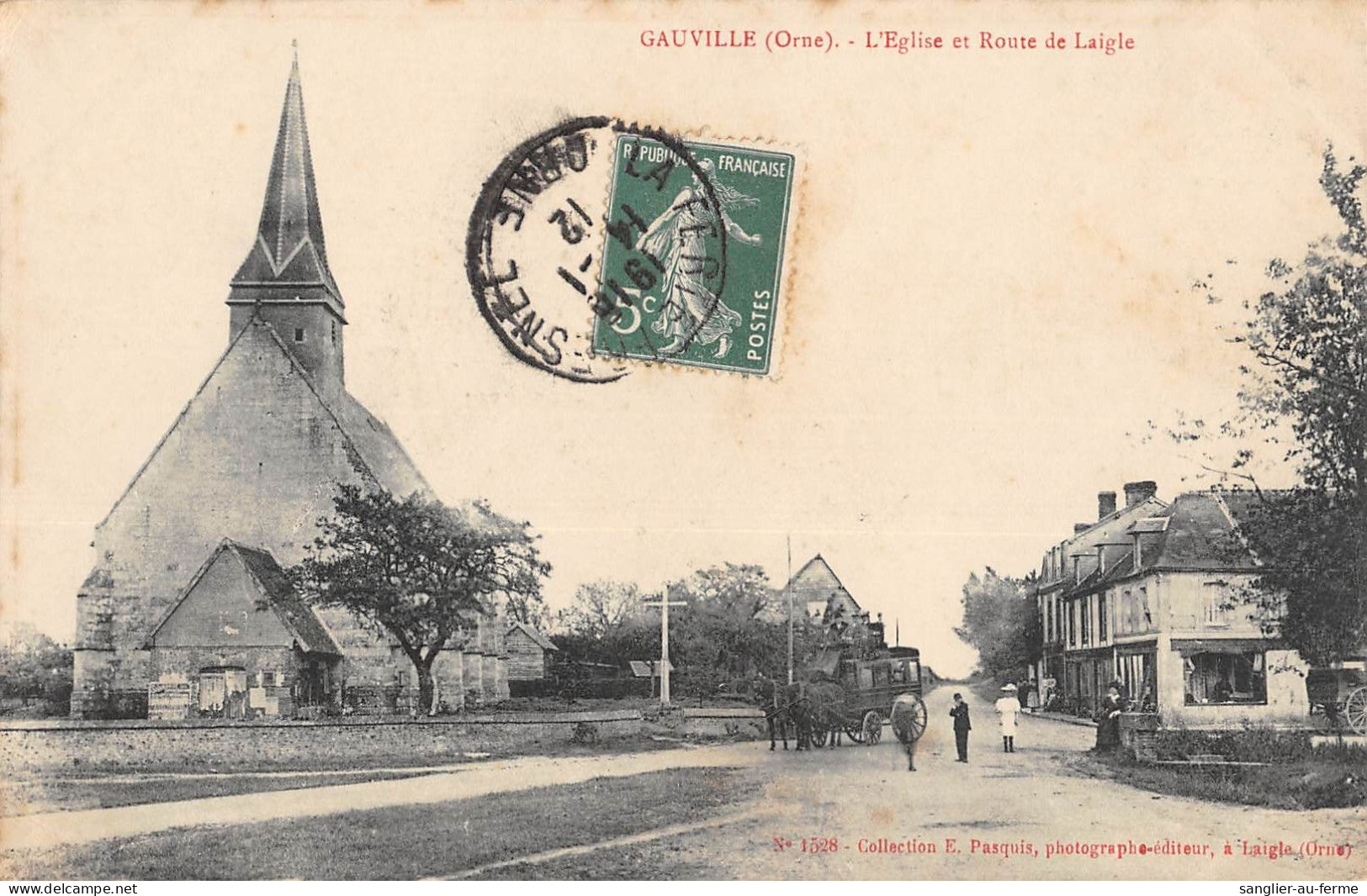 CPA 61 GAUVILLE / L'EGLISE ET ROUTE DE LAIGLE / Cliché Rare - Altri & Non Classificati