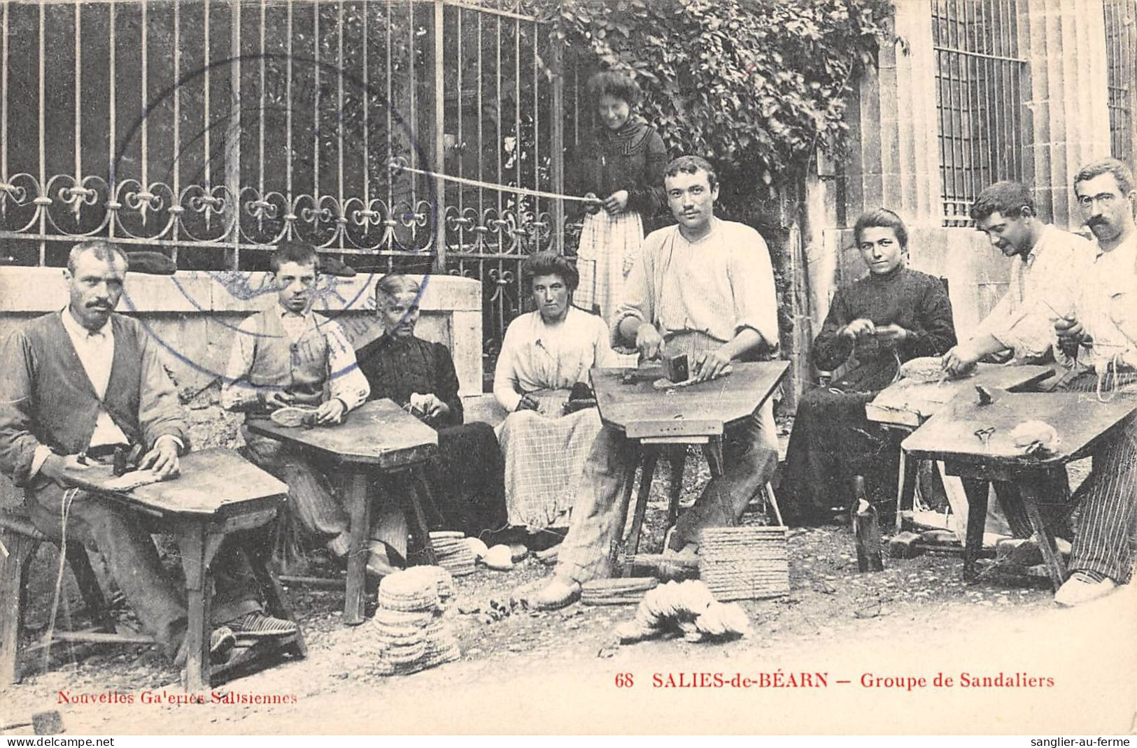 CPA 64 SALIES DE BEARN / GROUPE DE SANDALIERS - Autres & Non Classés