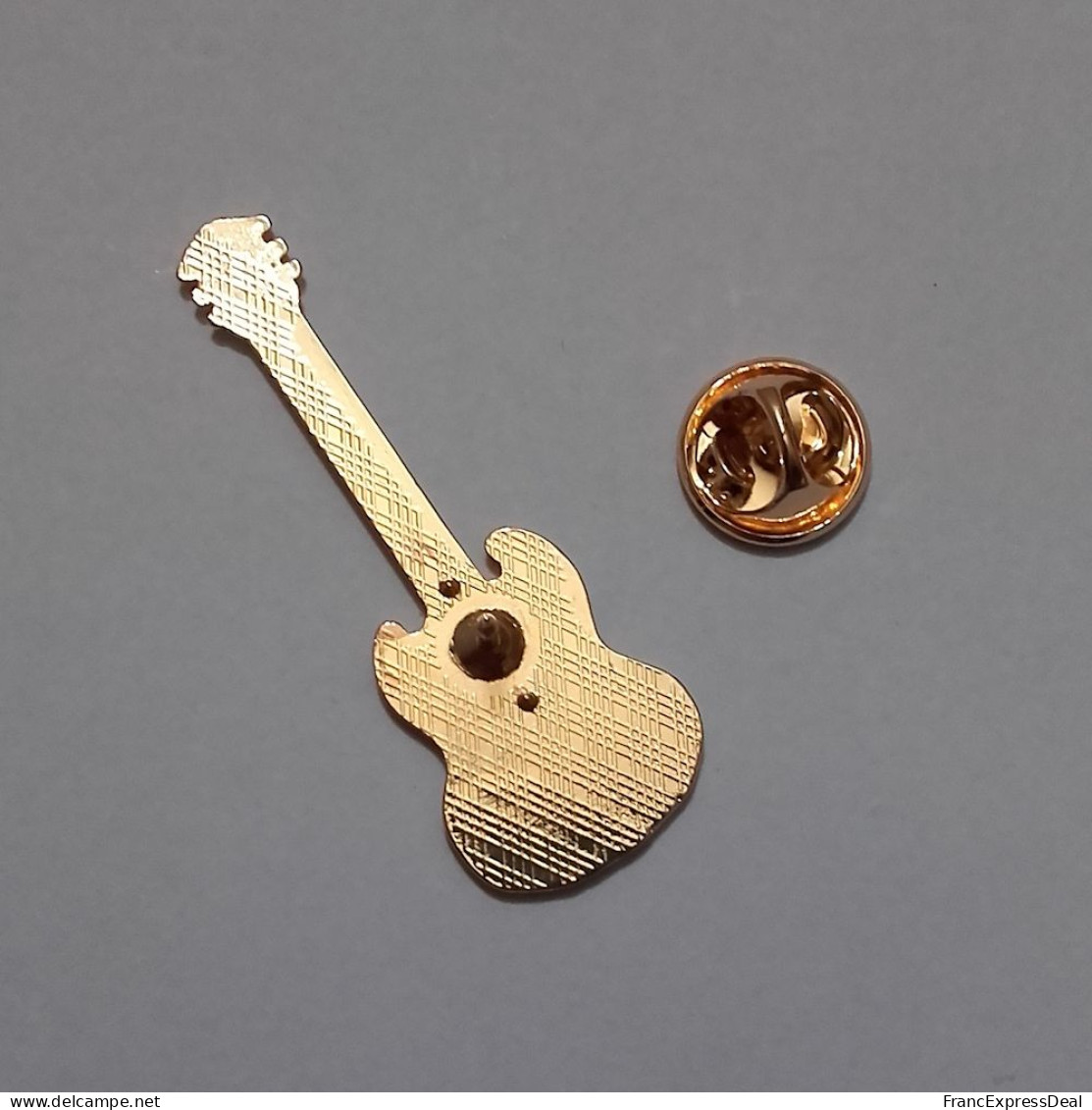 Pin's NEUF En Métal Pins - Guitare Electrique Rock Musique - Musique