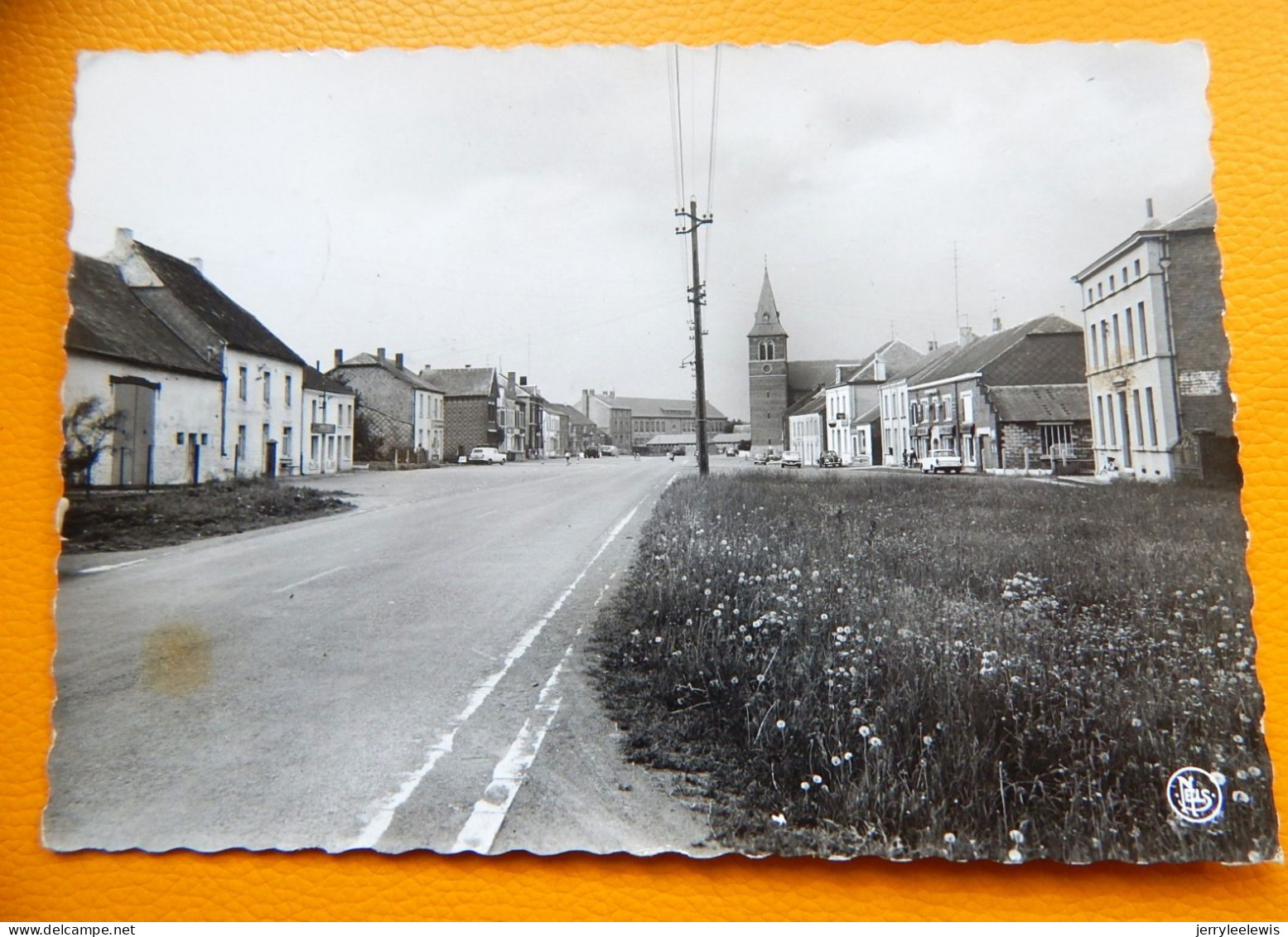 CUL-des-SARTS   -  Grand' Place - Couvin