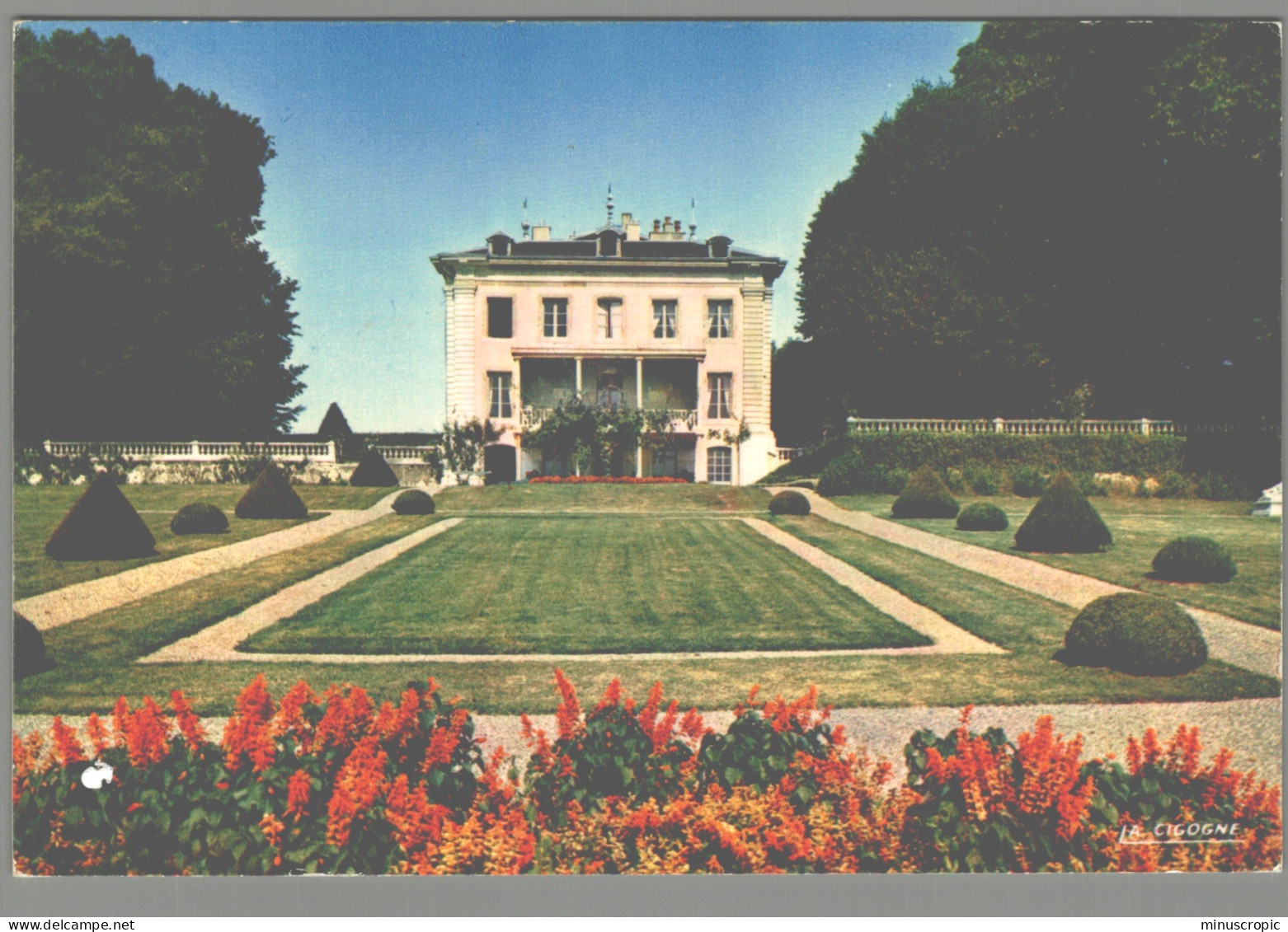 CPM 01 - Ferney Voltaire - Le Chateau De Voltaire - Façade Sur Le Parc - Ferney-Voltaire