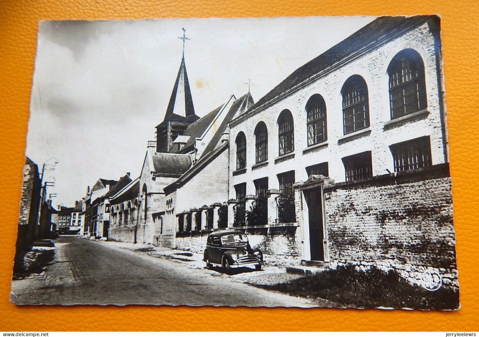 PHILIPPEVILLE  -  L'Eglise, Style Militaire - Philippeville