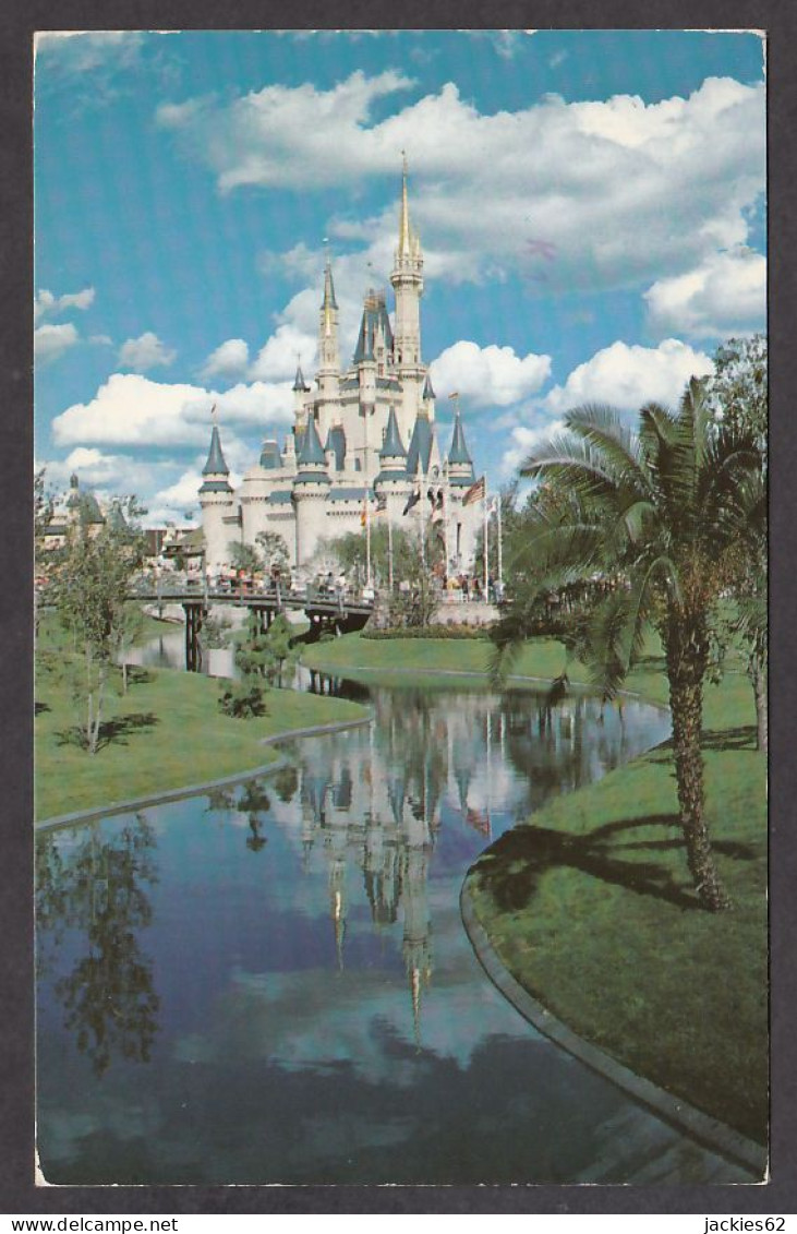 092067/ DISNEYWORLD, Cinderella Castle, Le Château De Cendrillon - Disneyworld