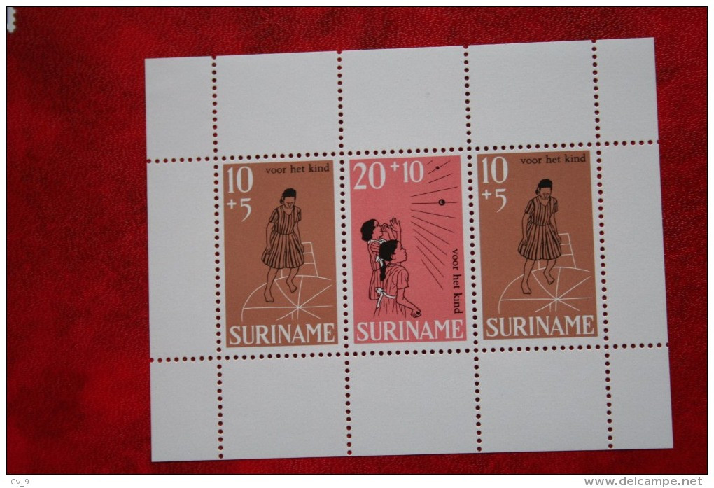 Blok Kinderzegels Kinder Child Welfare Enfant; NVPH Nr: 510 Mi Block 8 ; 1968 POSTFRIS MNH ** SURINAME / SURINAM - Surinam ... - 1975