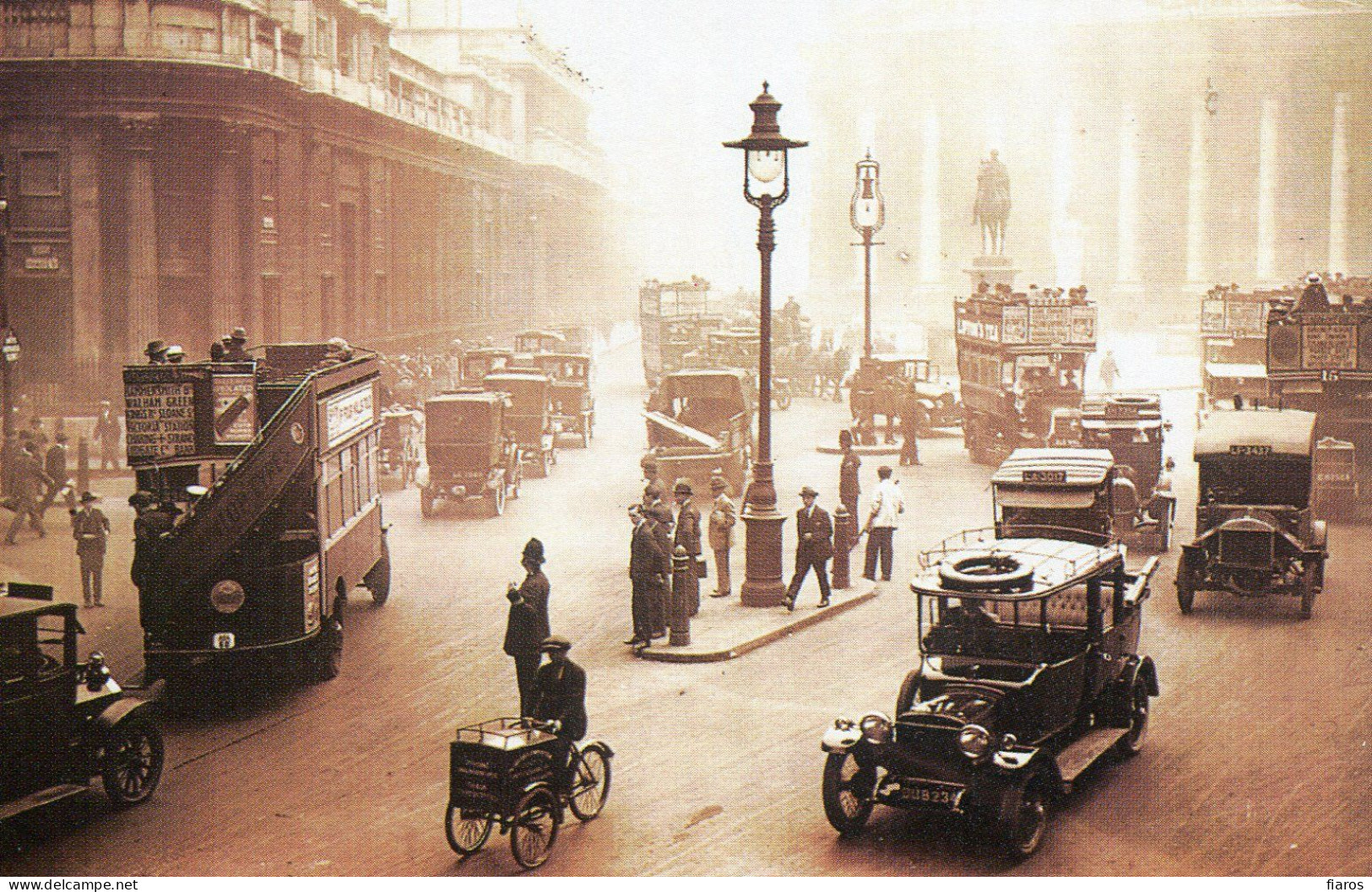 "London, June 1922" Traffic Scene, Open Topped Double Decker Buses, Taxi Cabs [CPM Nostalgia Postcard Reproduction Card] - Busse & Reisebusse