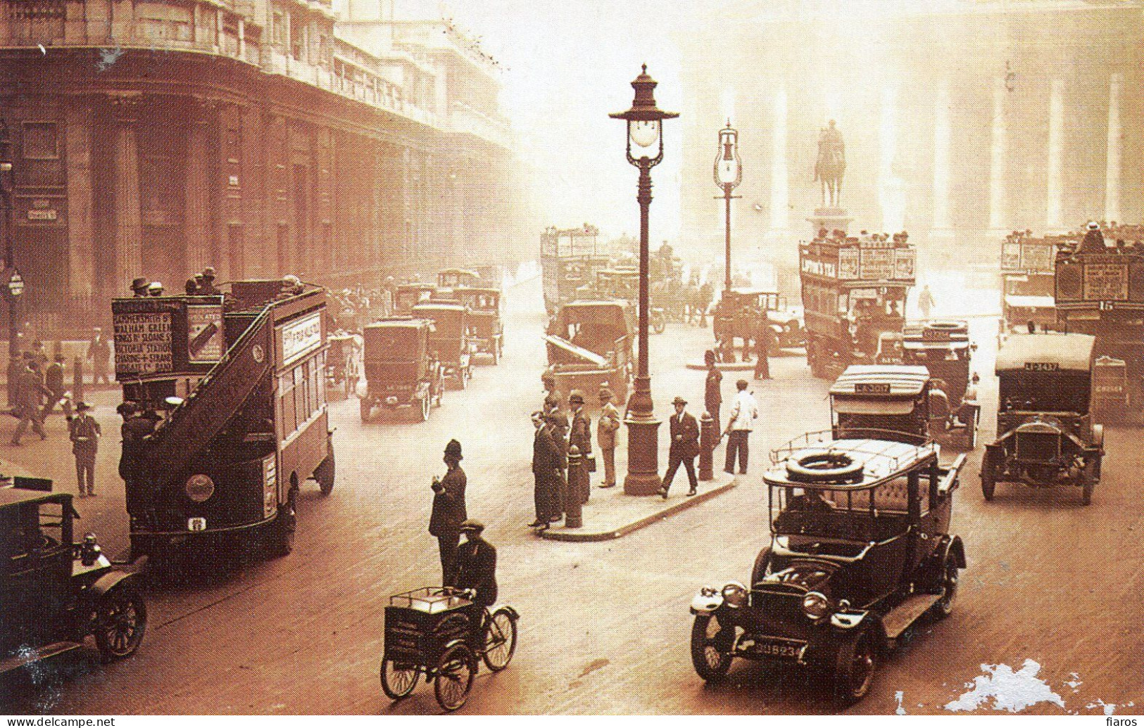 "London, June 1922" Traffic Scene, Open Topped Double Decker Buses, Taxi Cabs [CPM Nostalgia Postcard Reproduction Card] - Busse & Reisebusse