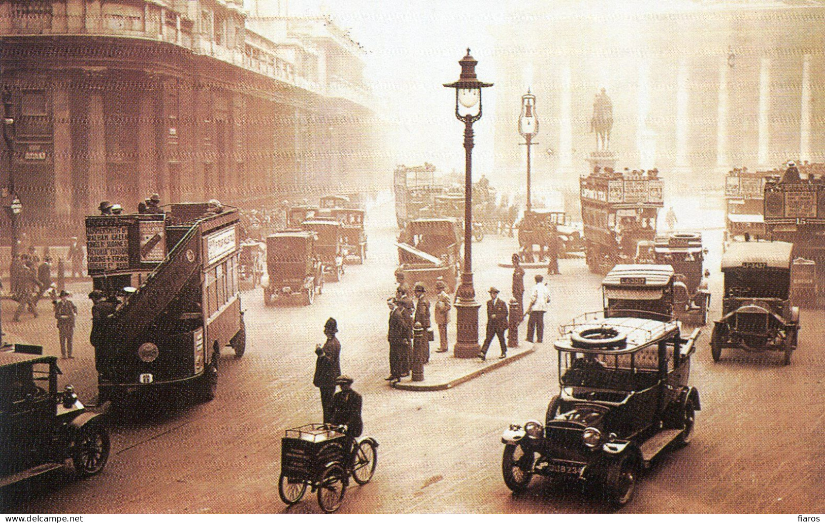 "London, June 1922" Traffic Scene, Open Topped Double Decker Buses, Taxi Cabs [CPM Nostalgia Postcard Reproduction Card] - Busse & Reisebusse