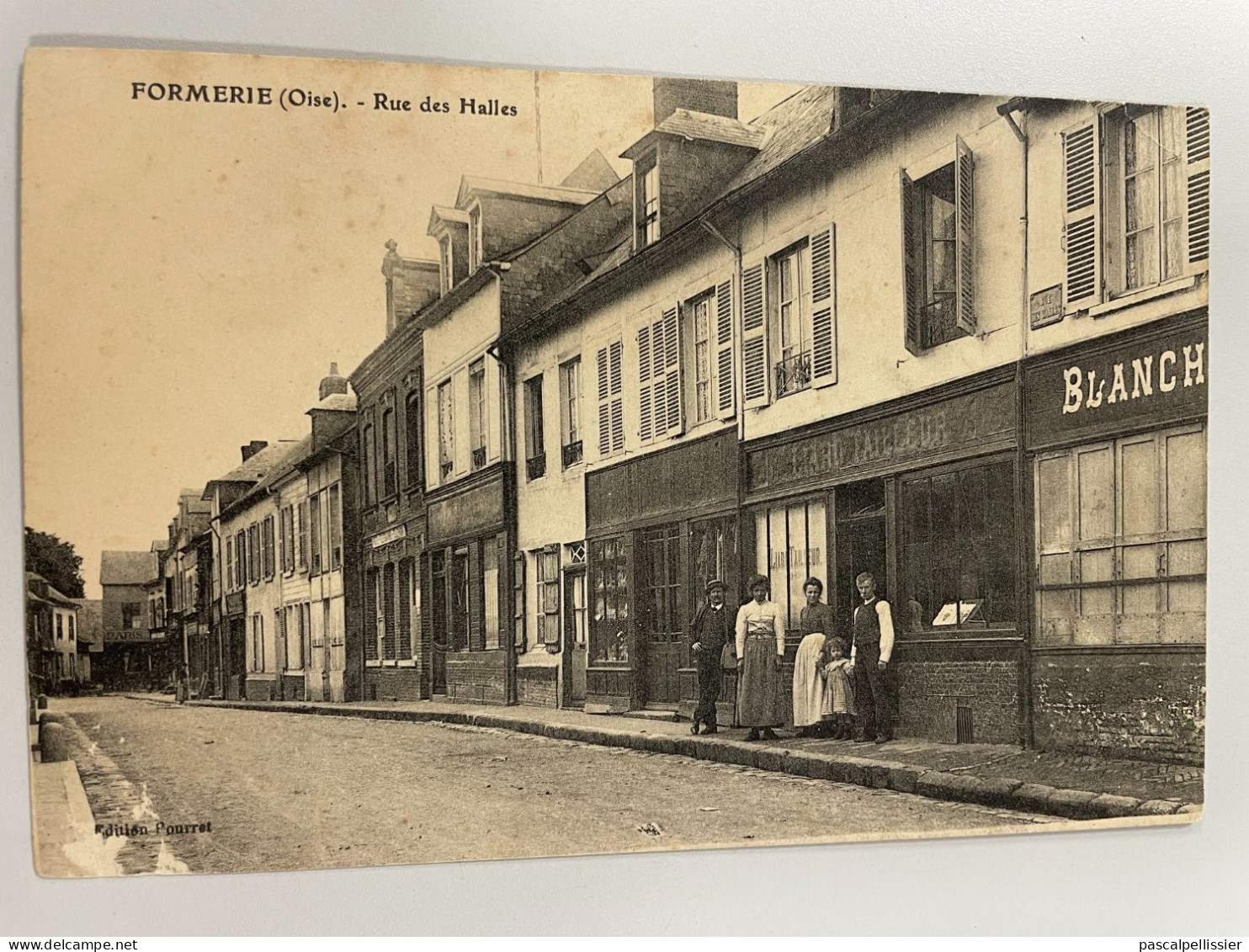 CPA - 60 - FORMERIE - Rue Des Halles - Formerie