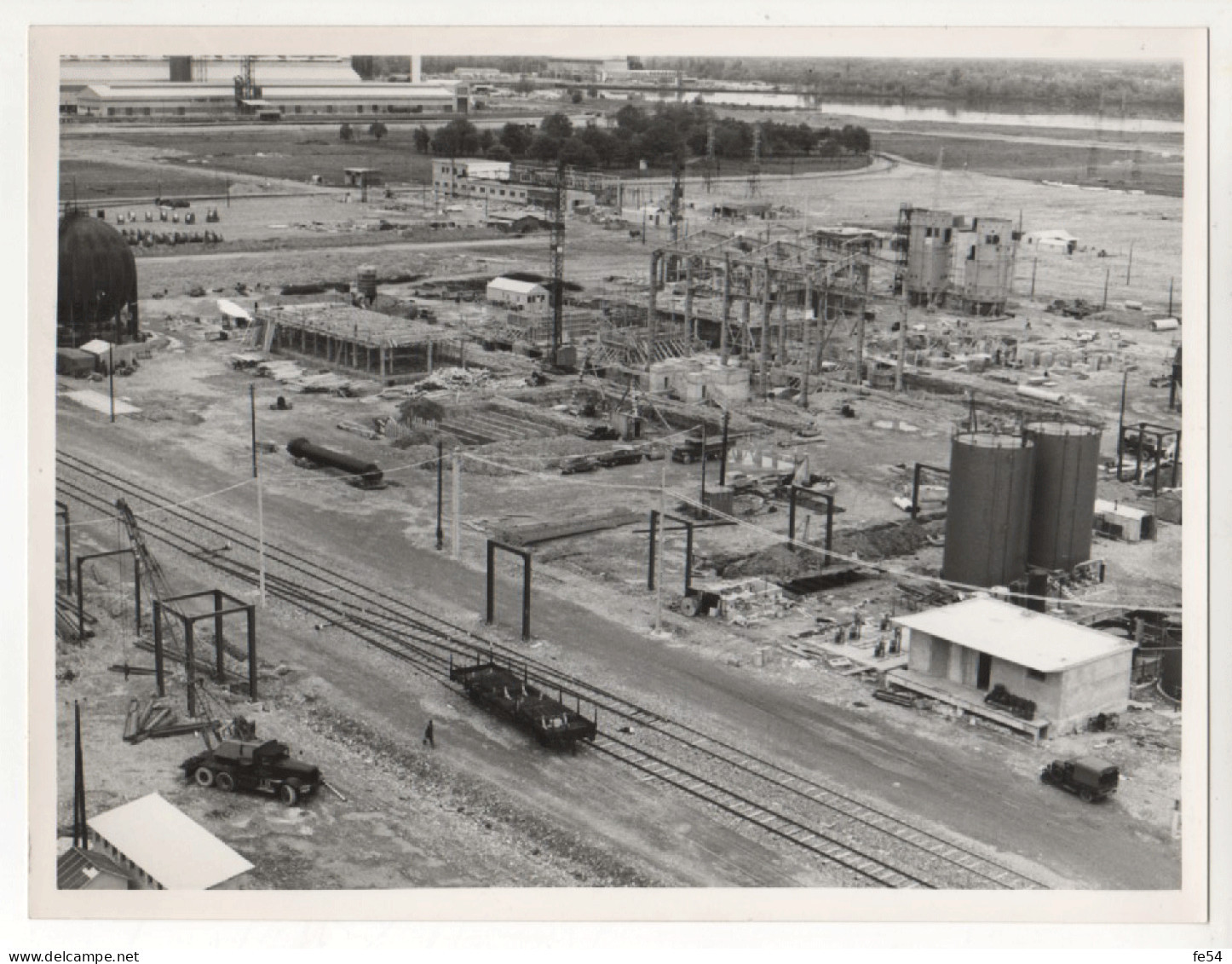 ° 64 ° LACQ ° AQUITAINECHIMIE - TRAVAUX D'USINE le 14 AVRIL 1960 °  LOT DE 9 PHOTOS °