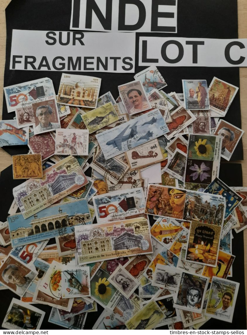 INDE VRAC 40 G LOT C SUR FRAGMENTS ,MODERNES, GRANDS  印度散装 40 克，大量碎片，现代，大号 LARGE ON PAPER - Lots & Kiloware (mixtures) - Max. 999 Stamps