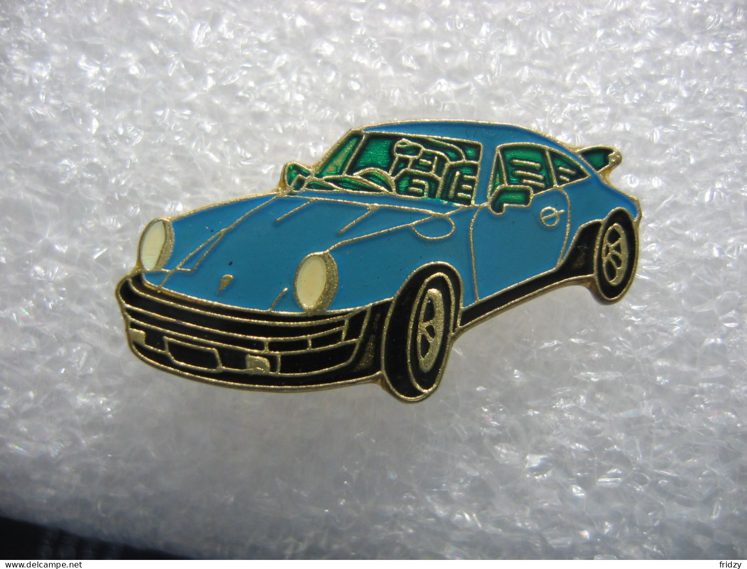 Pin's D'une Porsche De Couleur Bleue - Porsche